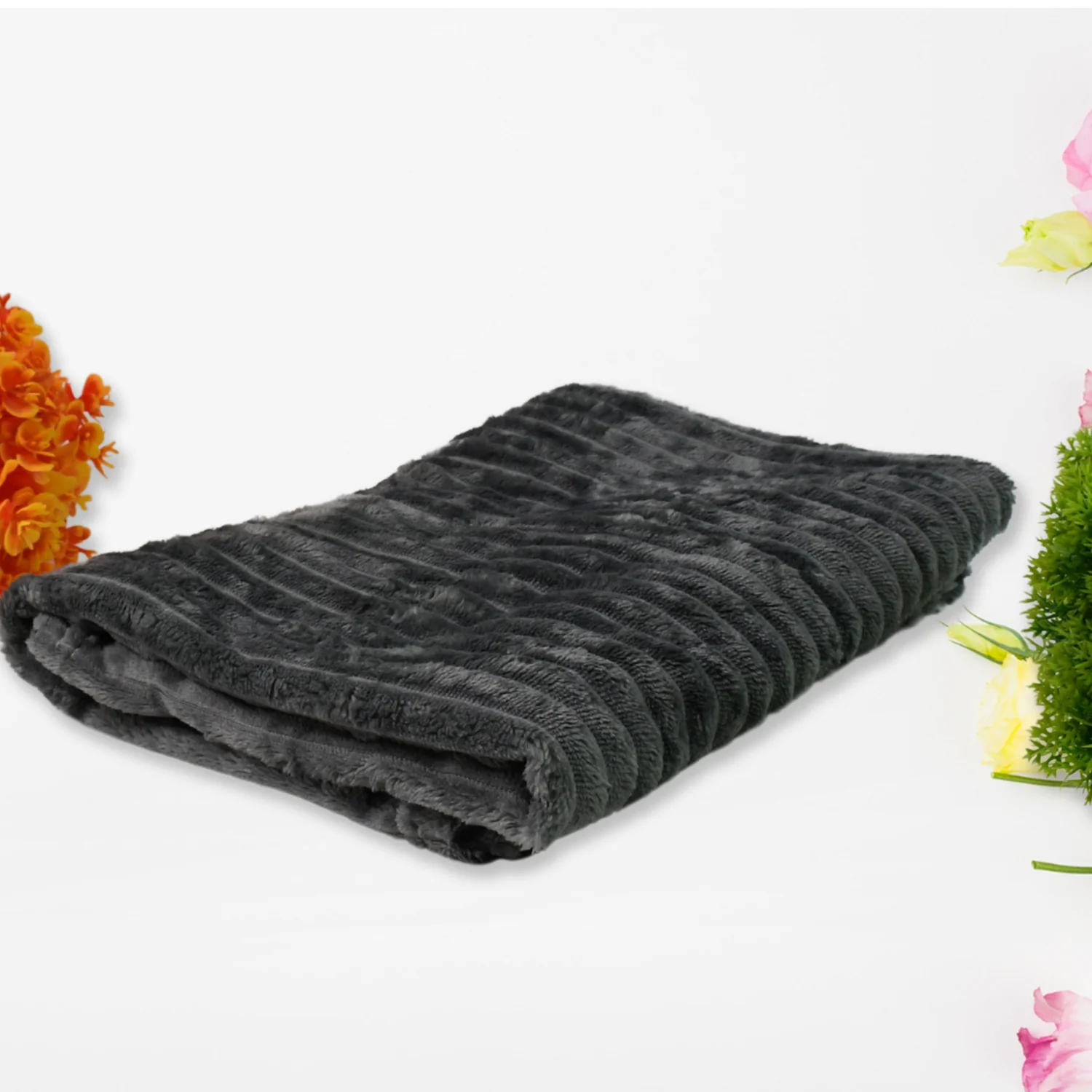Pet Soft Cat Dog Blanket / Towel (110×70 Cm / 1 Pc / Mix Color & Design) - Image 6