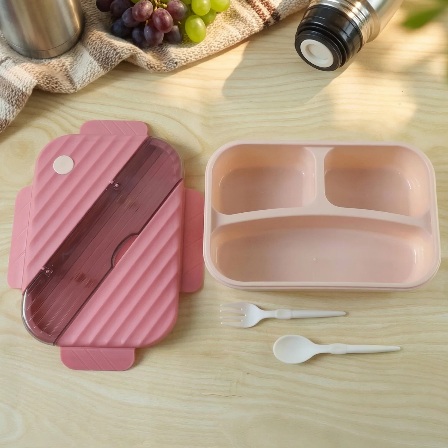 Plastic 3 Compartment Lunch Box for Kids - Image 7