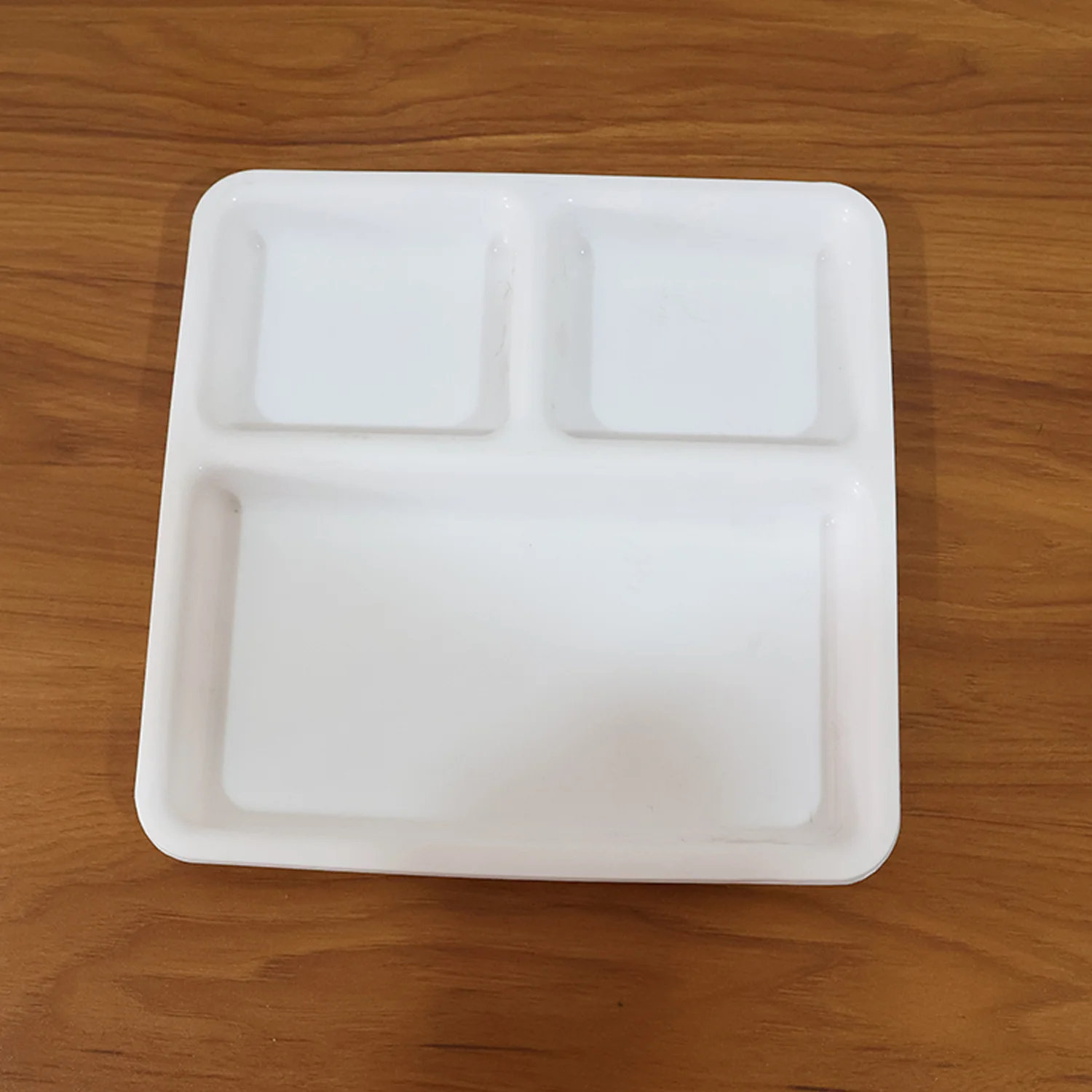 Plastic 3-Compartment Plate for Meal Serving - Image 8