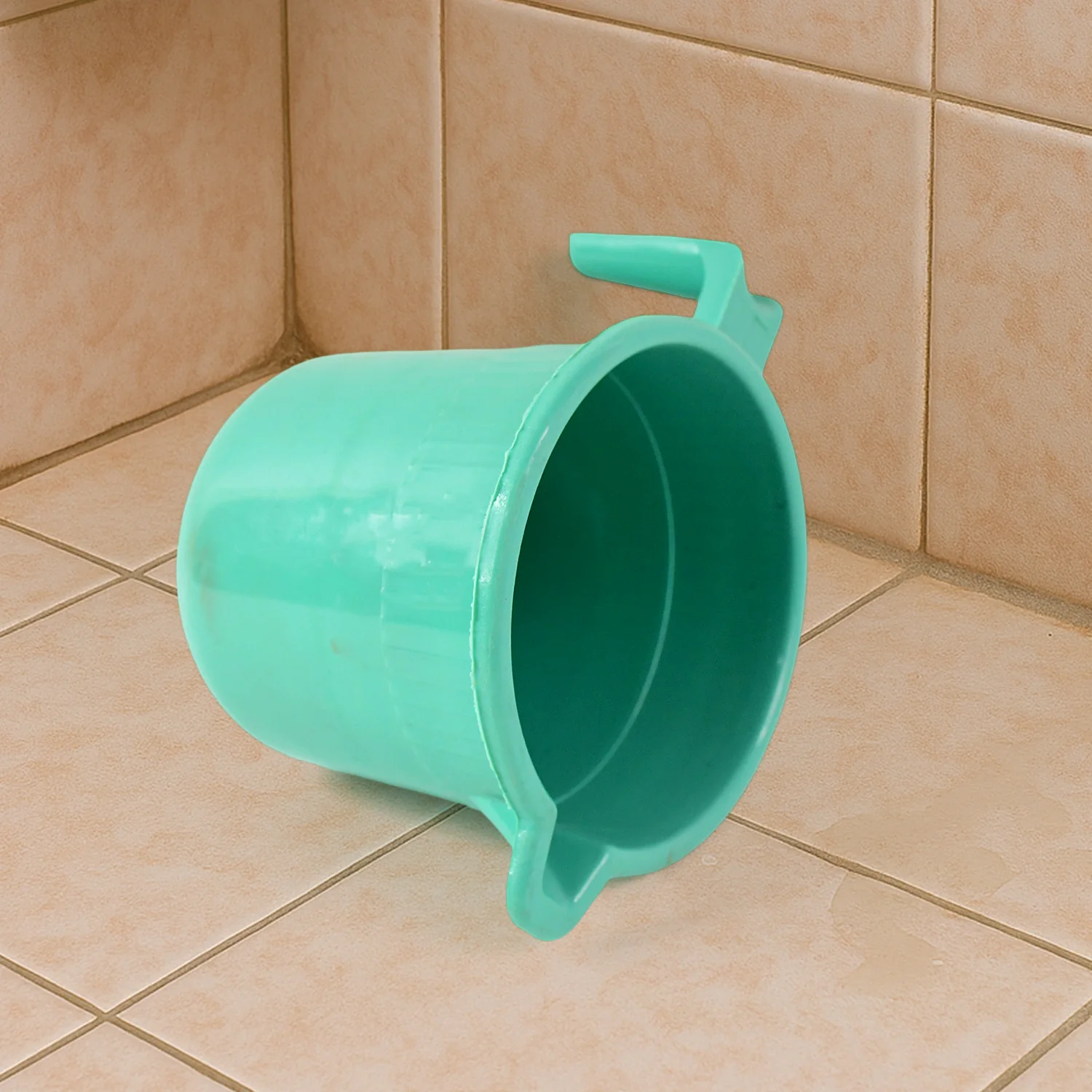 Plastic Bath Mug for Bathroom Use (1 Pc) - Image 6