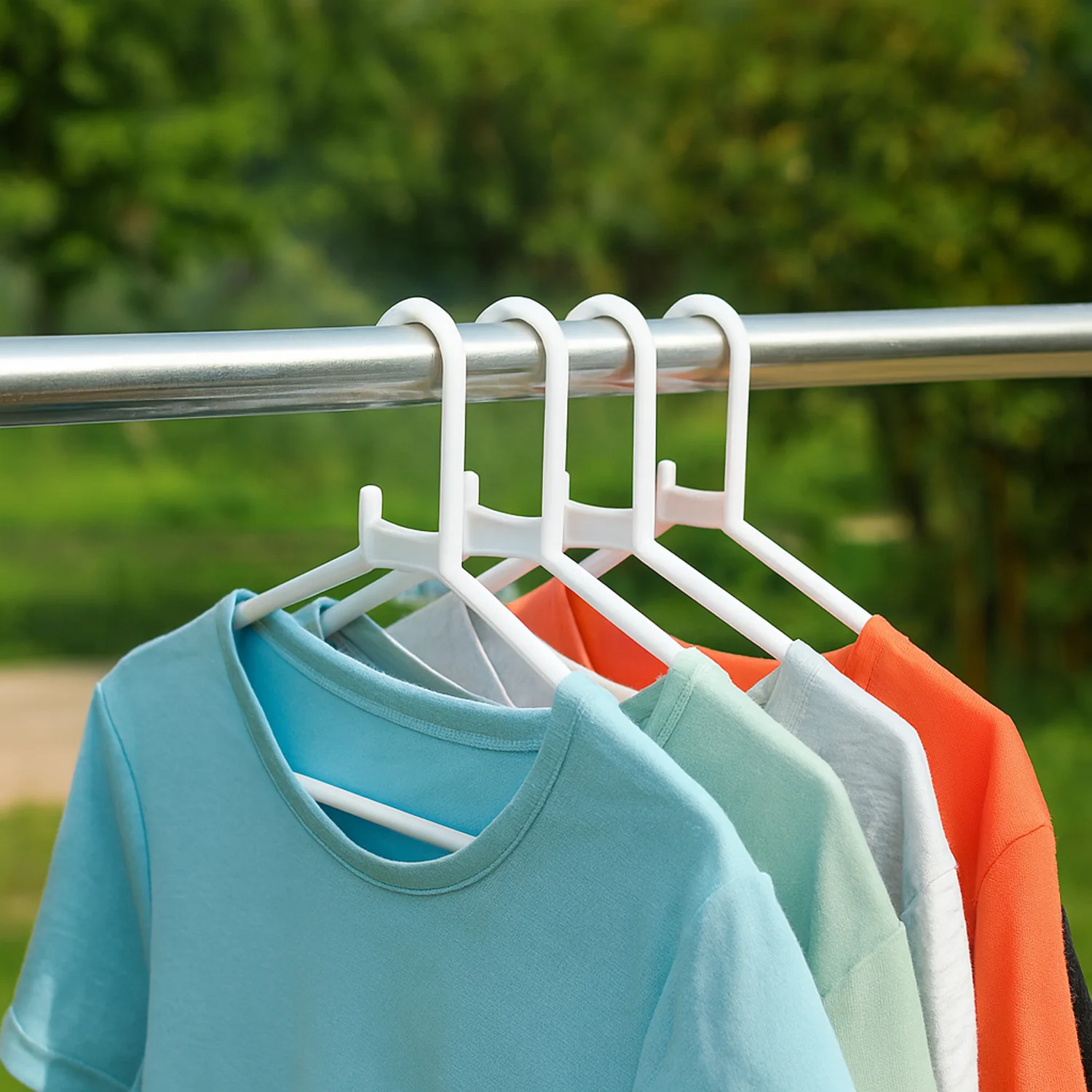 Plastic Clothes Hangers – Set of 6 - Image 3