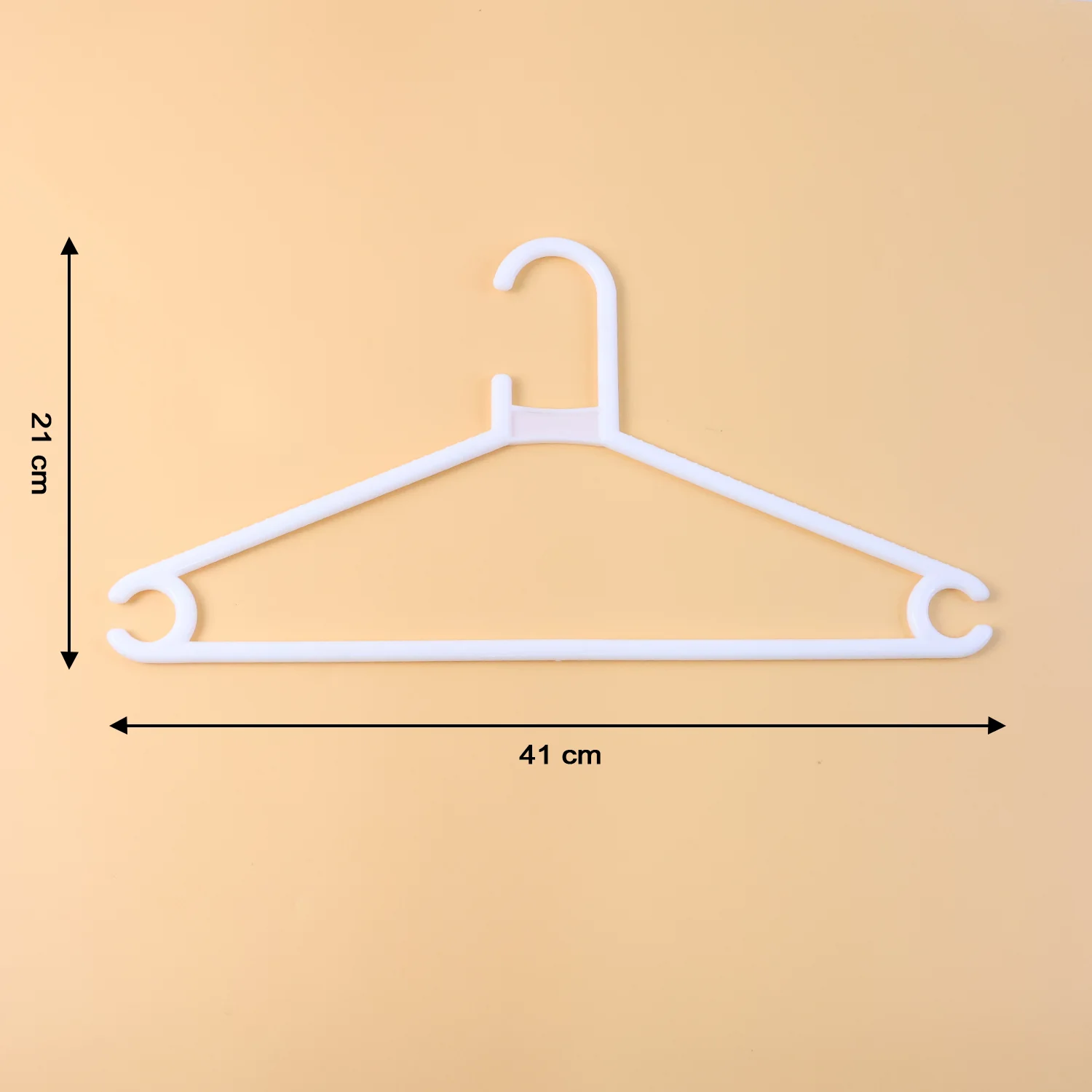 Plastic Clothes Hangers – Set of 6 - Image 6