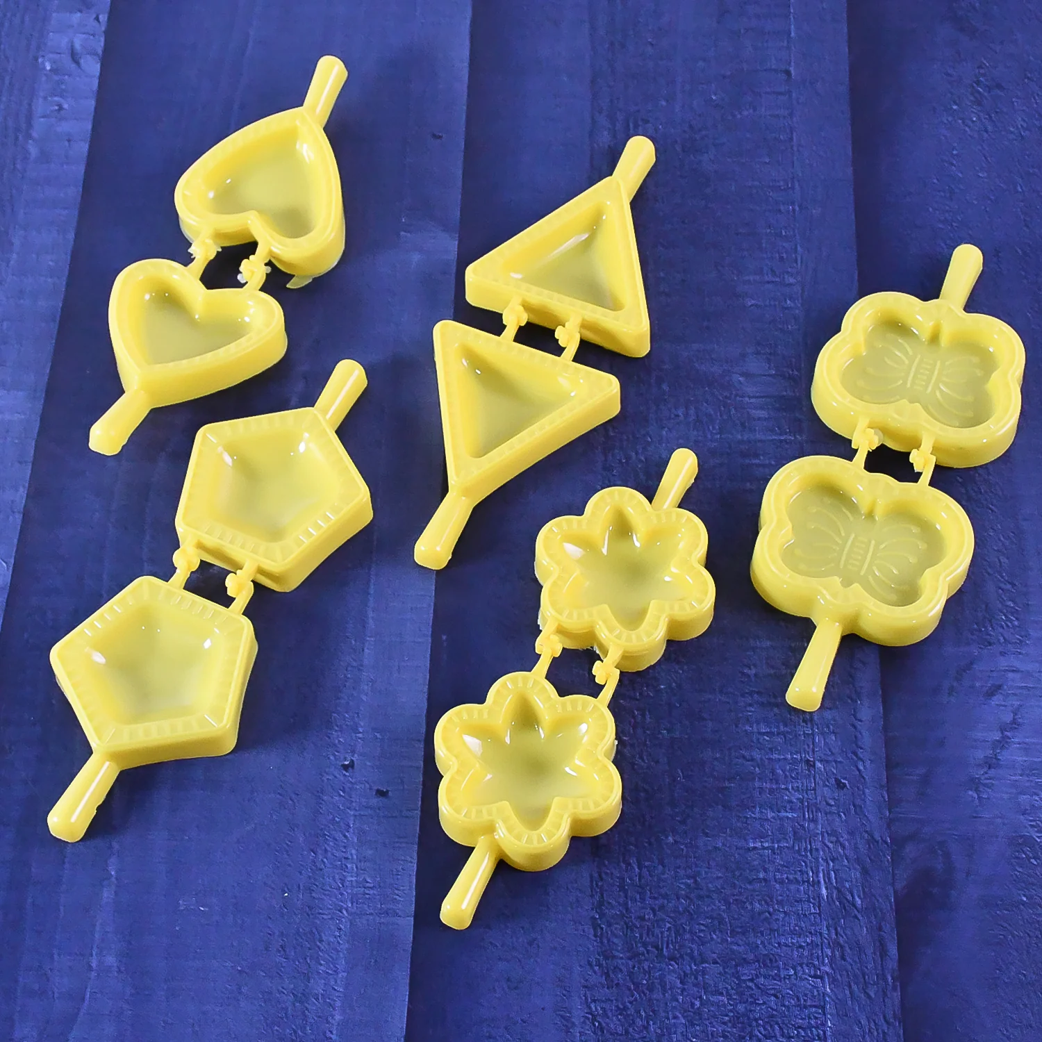 Plastic Cookie Cutter Mould Set (6 Pc) - Image 4