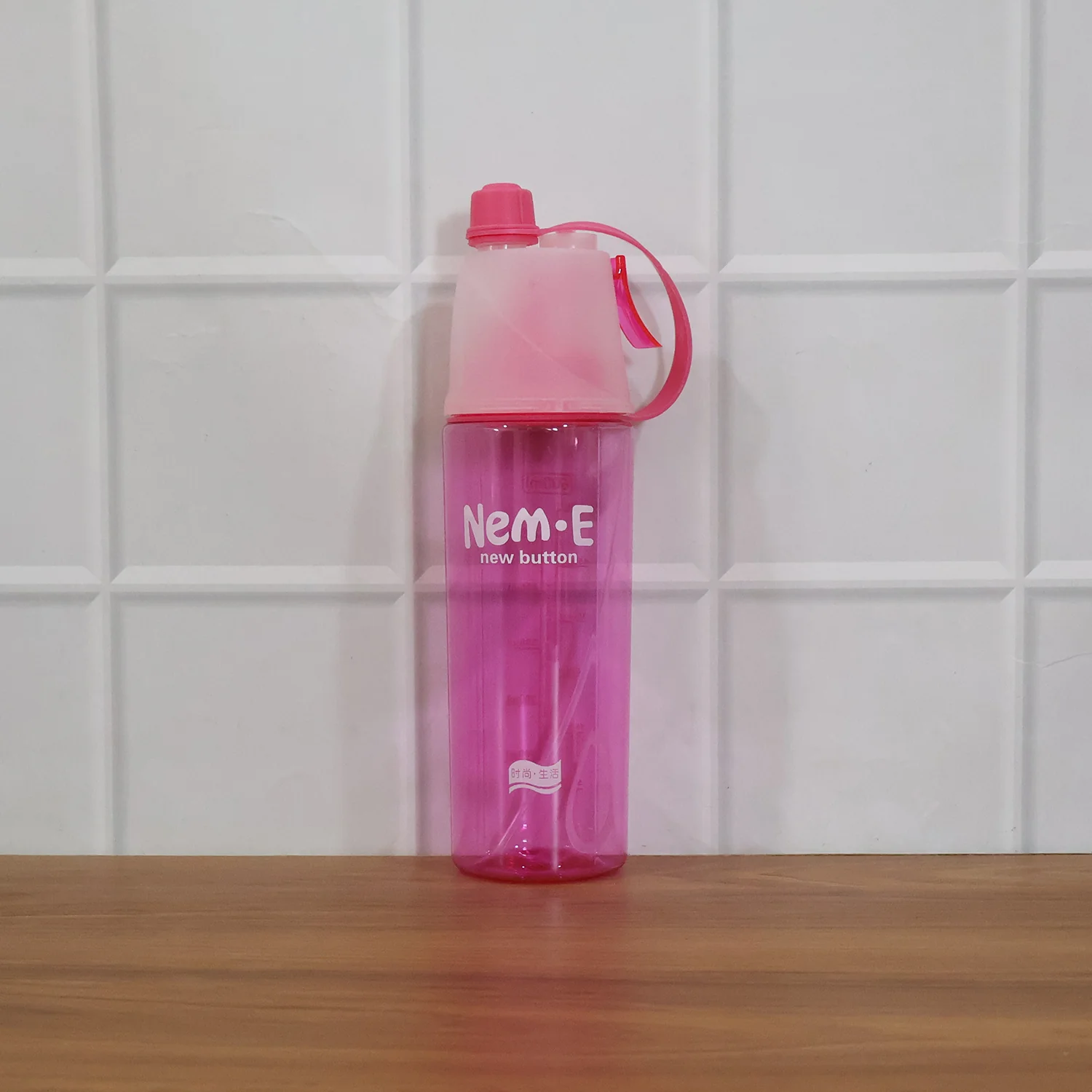 Plastic Sports Water Bottle – Dual Function with Built-In Mist Spray (600 ML) - Image 9