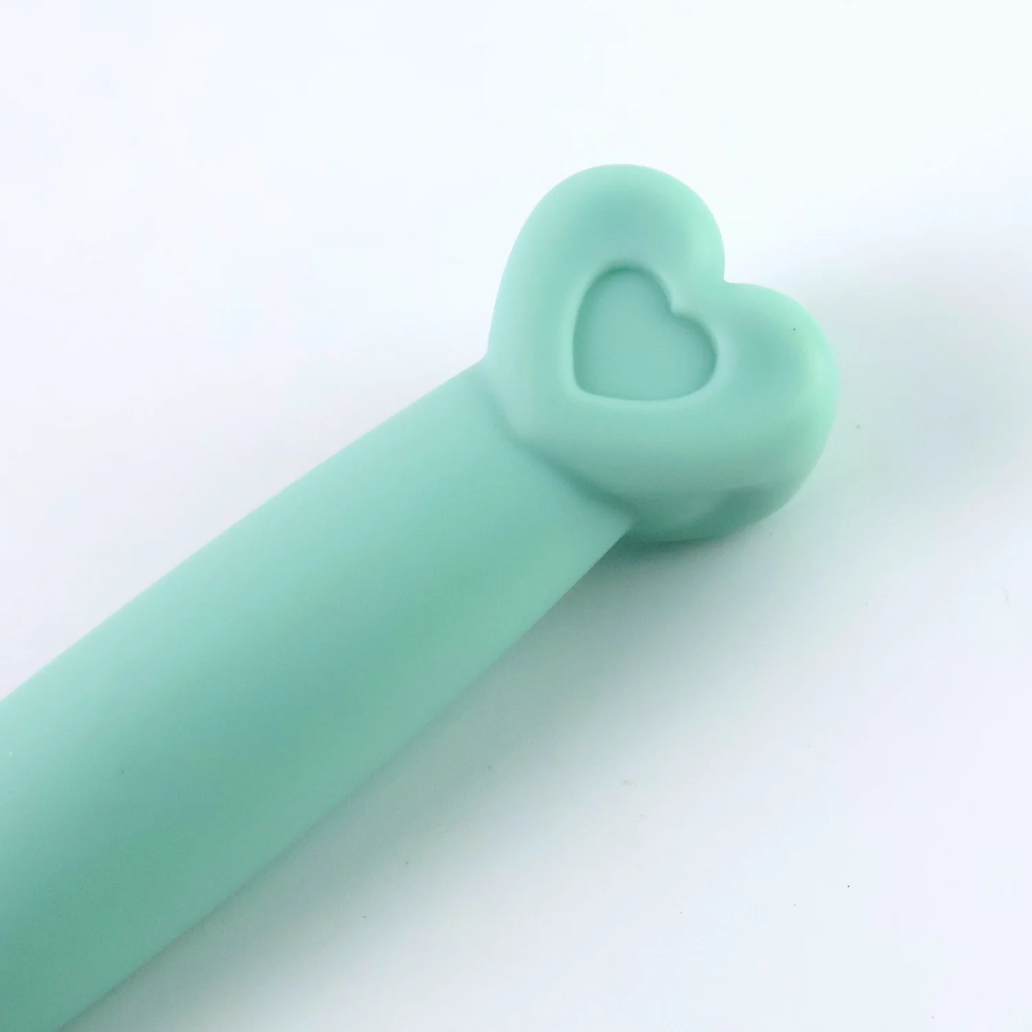 Plastic Hair Comb with Heart-Shaped Handle (1 Pc) - Image 5