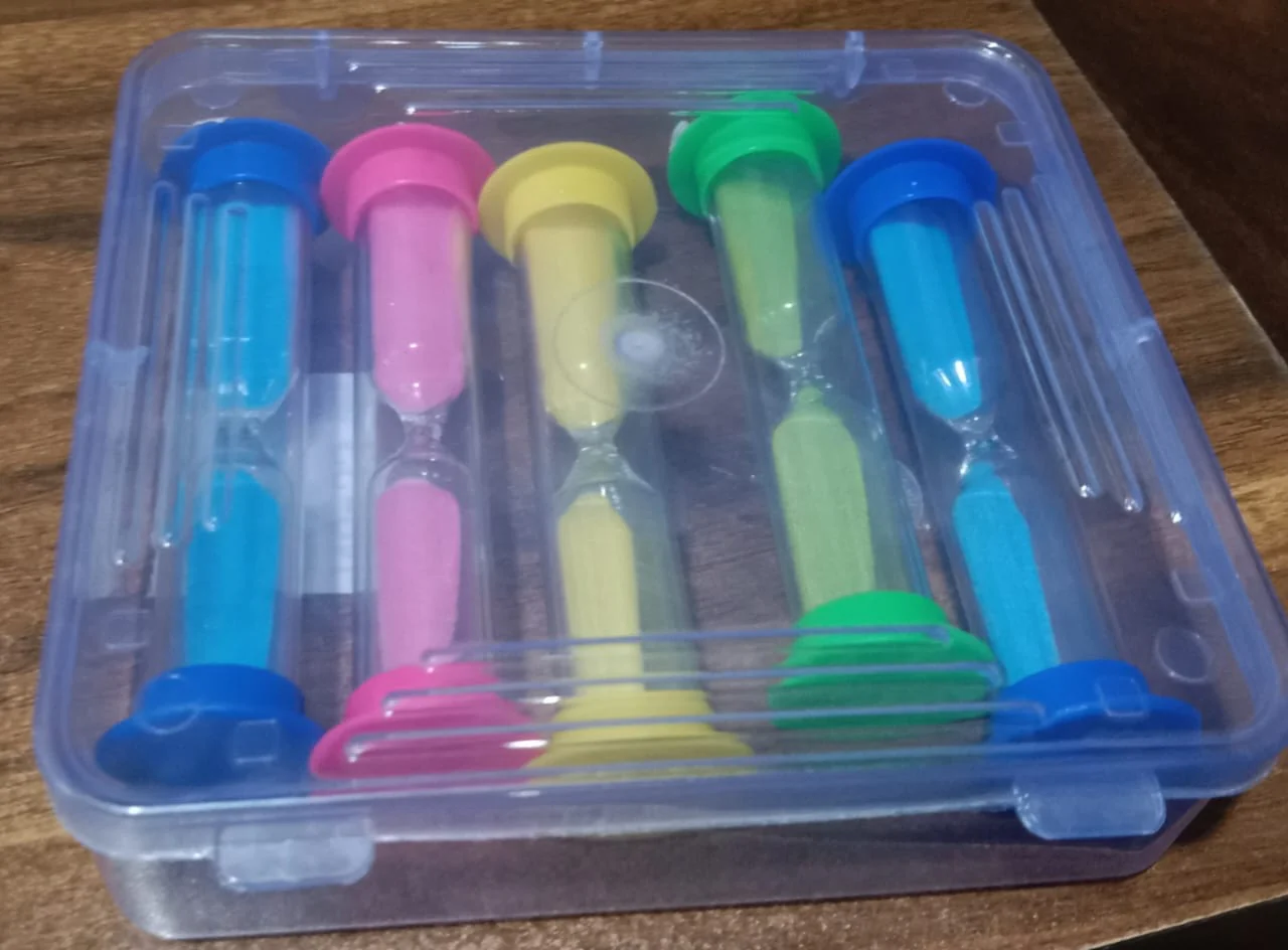 Plastic Hourglass Sand Timer Set – 3-Min Sand Clock for Kitchen, Office & Kids (5 Pc) - Image 9