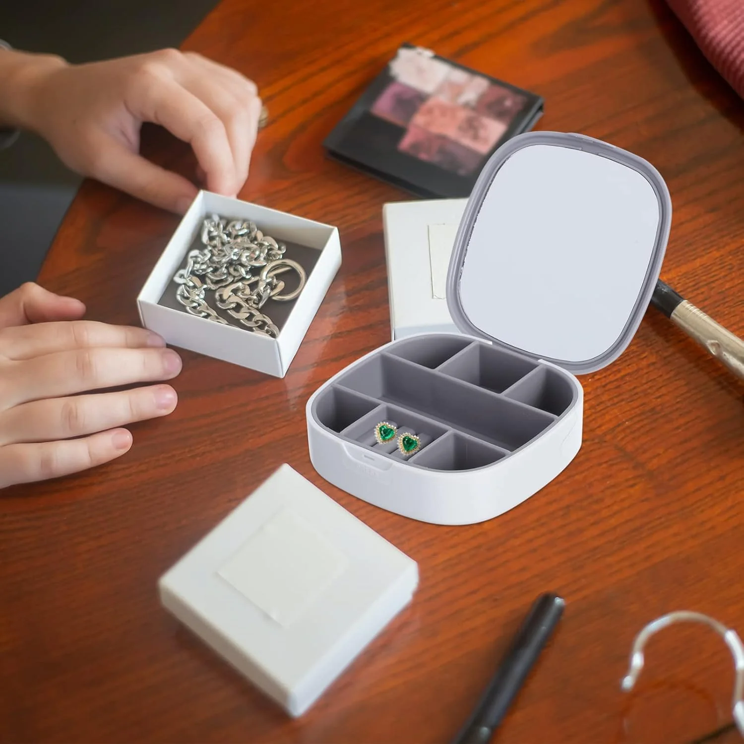 Plastic Jewelry Storage Box with Built-in Mirror (1 Pc) - Image 9