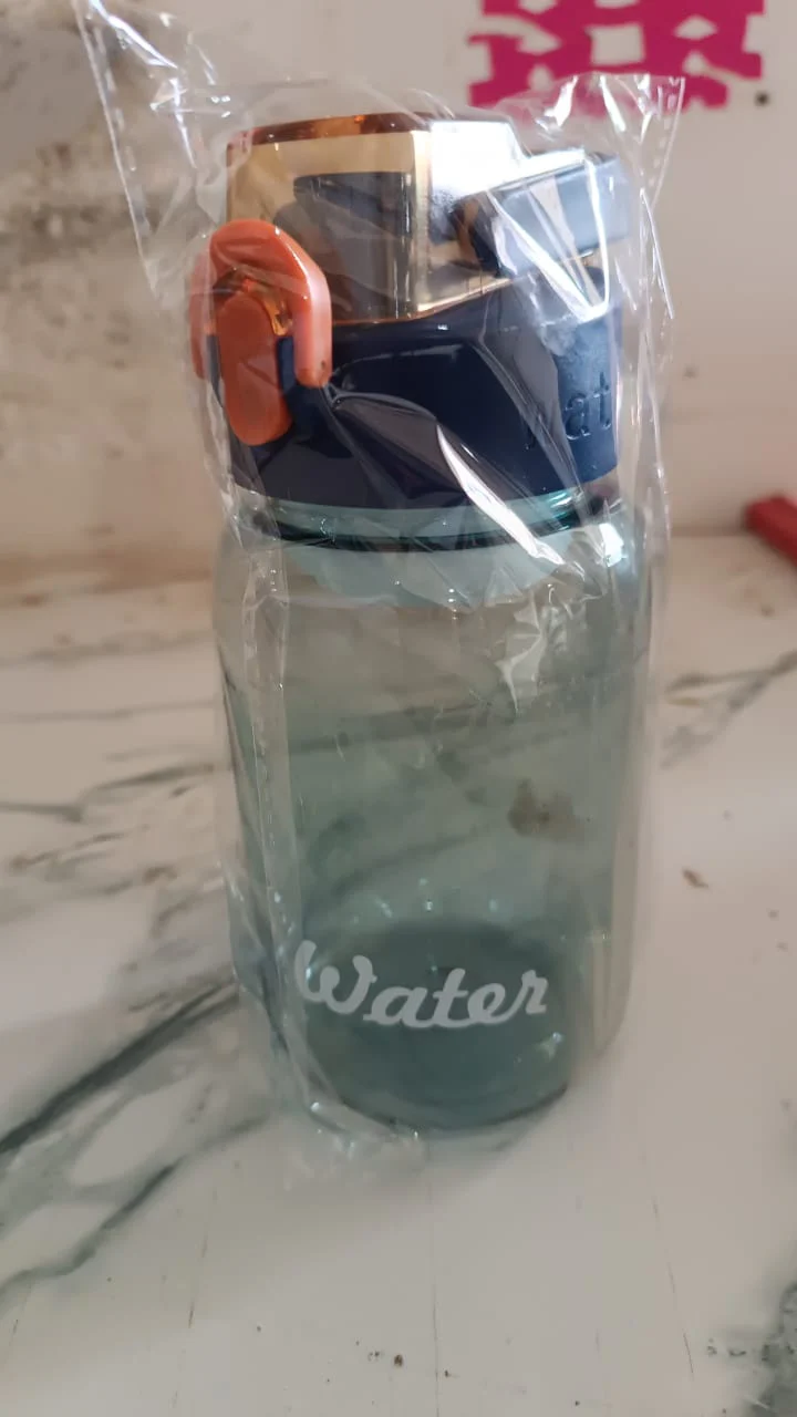 Plastic Leak-Proof Flip Cap & Safty Lock Water Bottle (600ml Approx / 1 Pc) - Image 7