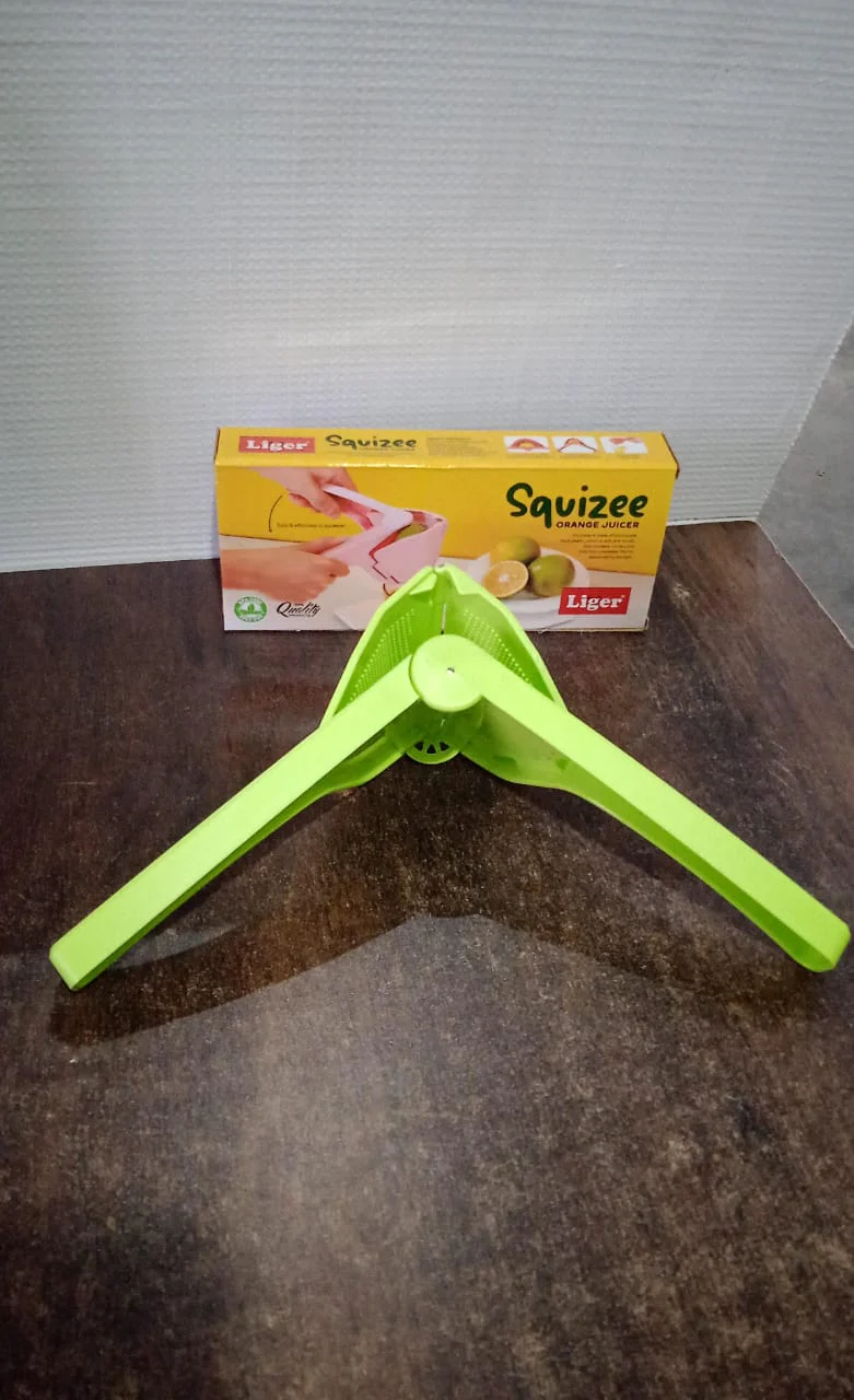 Liger Plastic Manual Handheld Lemon & Orange Squeezer Juice (1 Pc) - Image 7