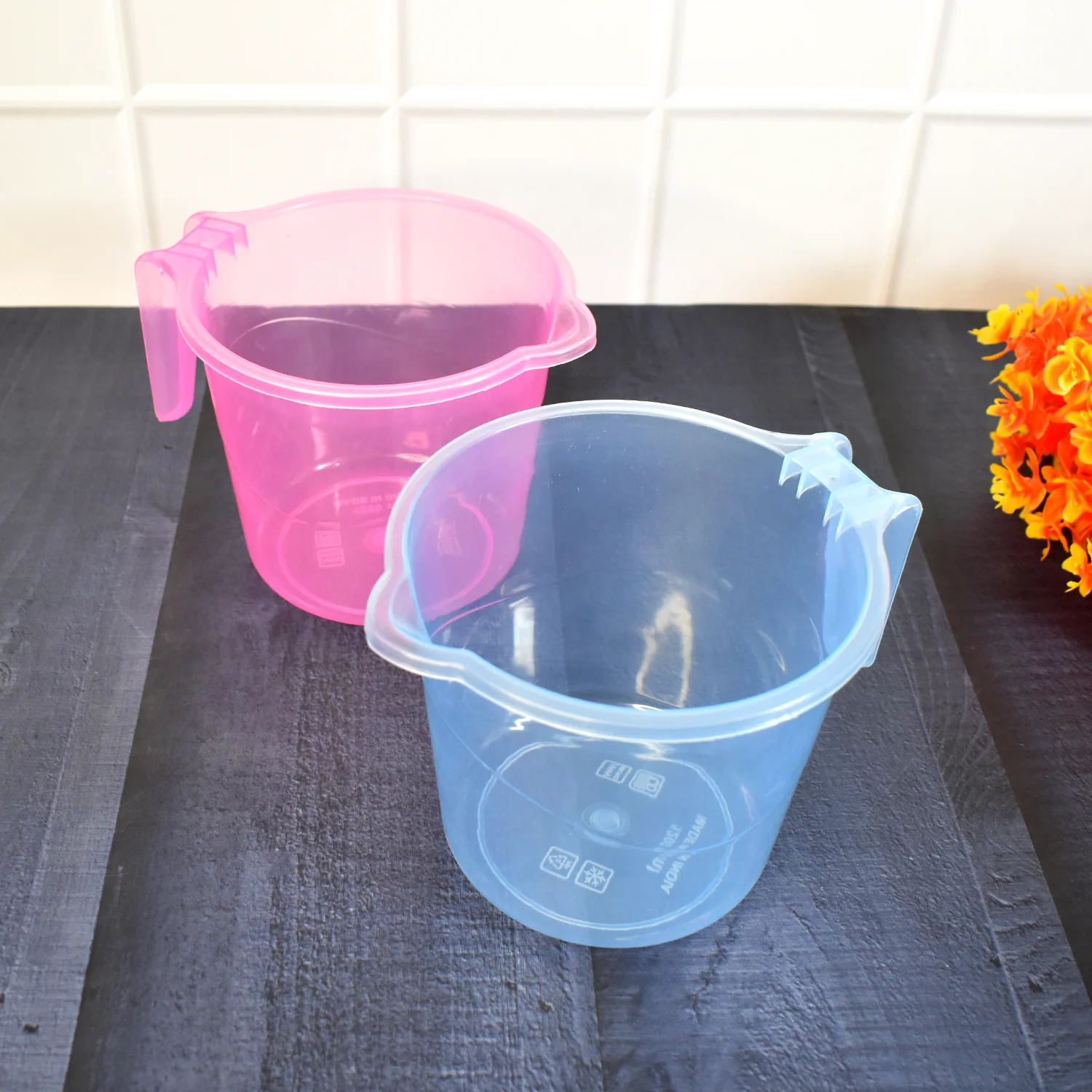 Plastic Round Transparent Bath Water Mug (5 pc / Mix colour / 1200 ML) - Image 6