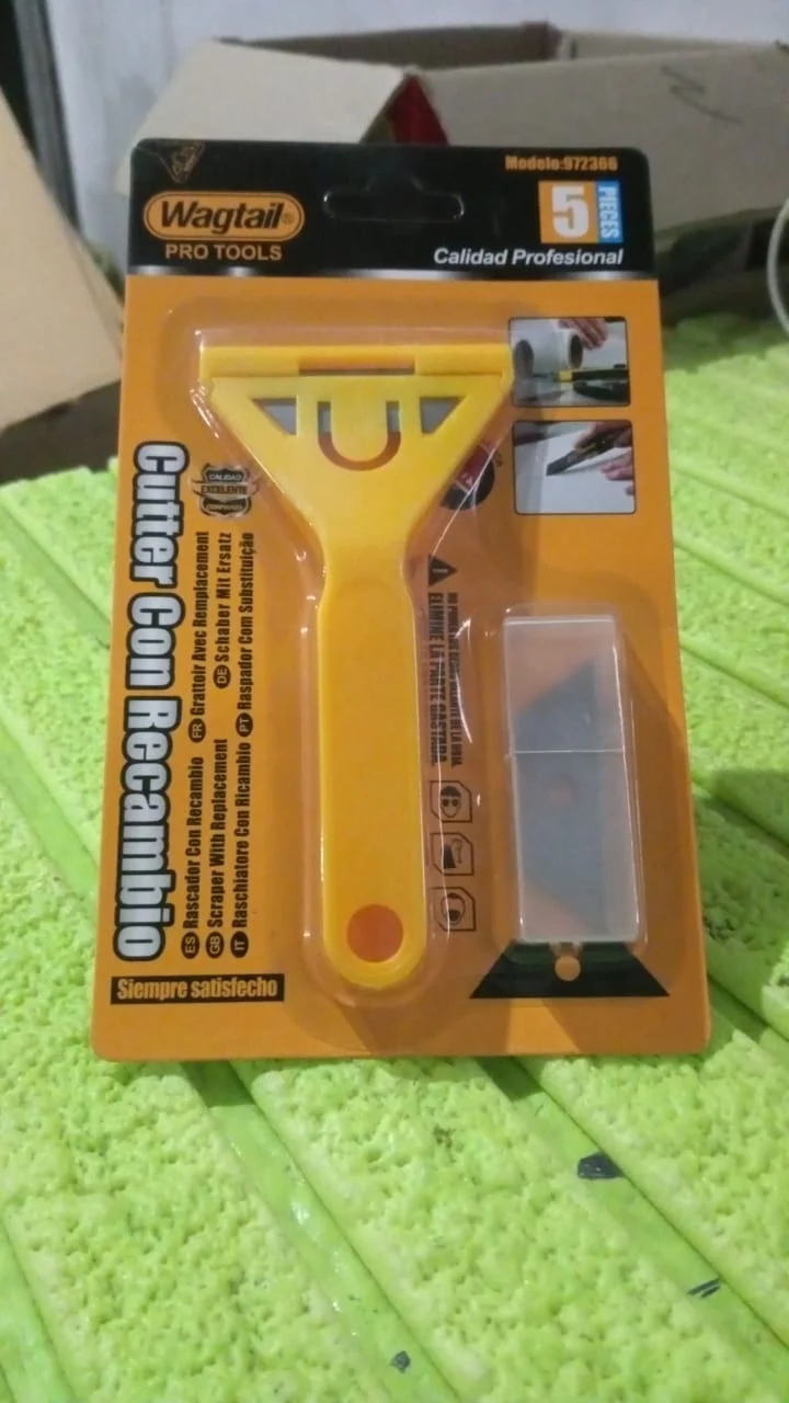 Plastic Scraper Cutter With 5 Blades - Image 7