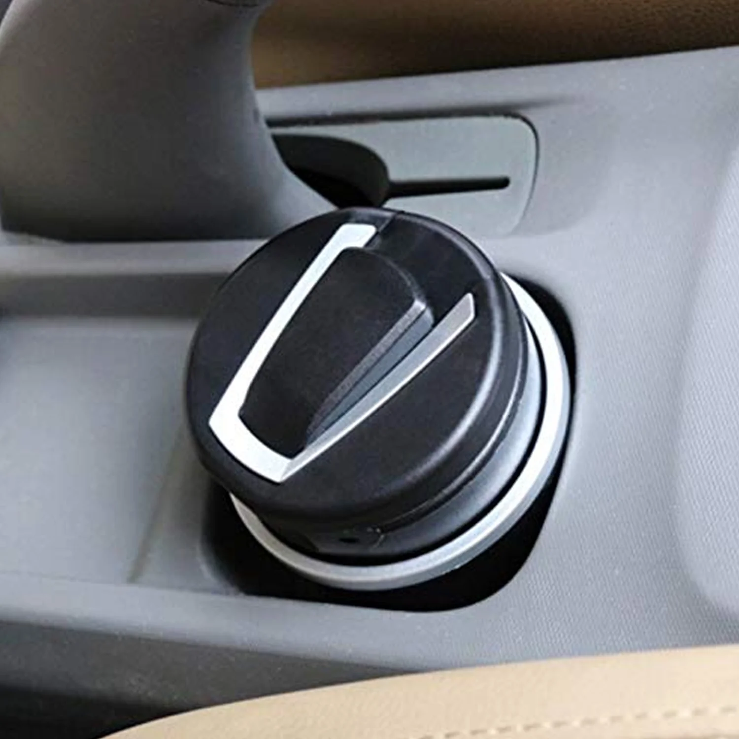 Portable Car Ashtray with Lid and Blue LED Light (1 Pc) - Image 9
