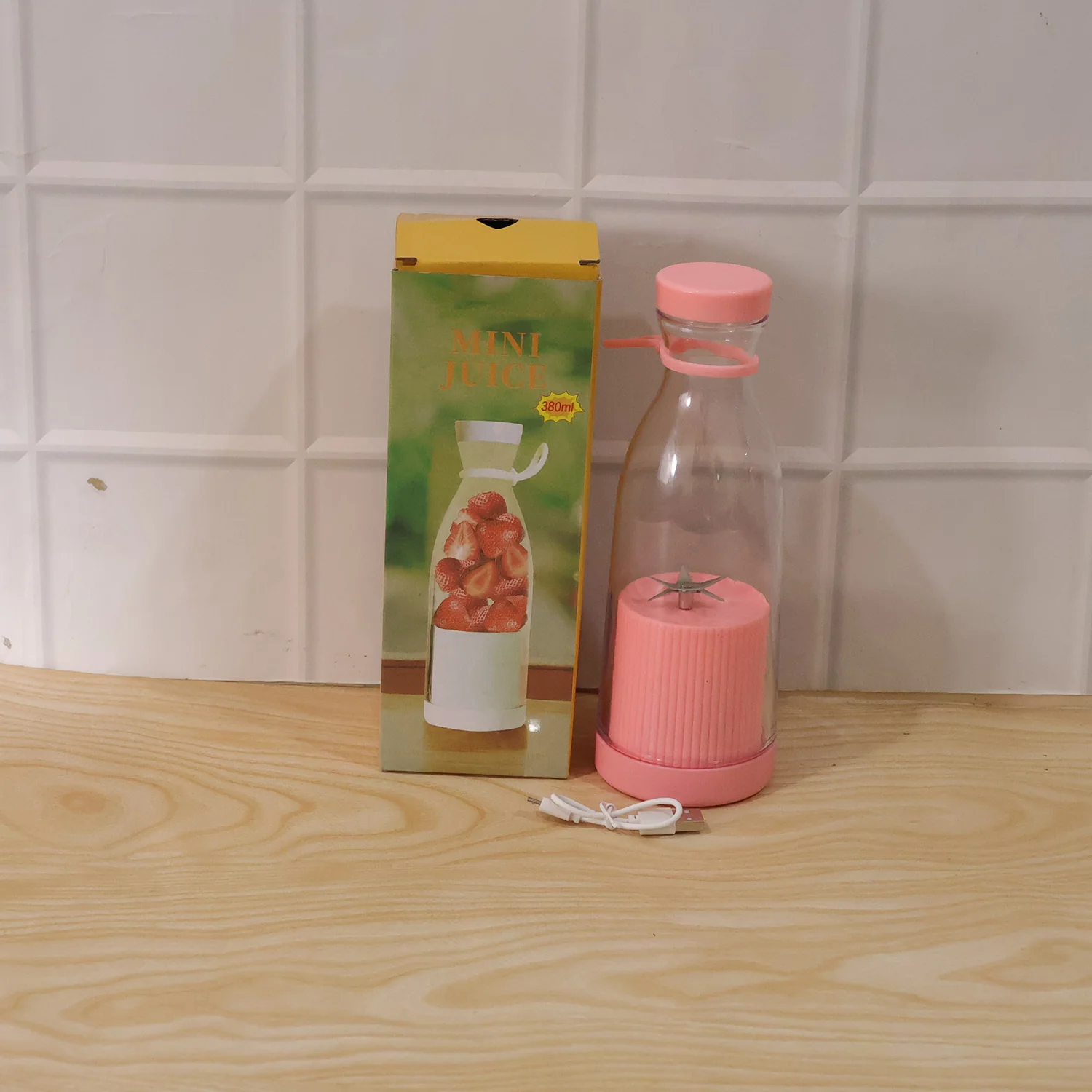 Portable Electric Juicer Blender Bottle 380 ML - Image 9