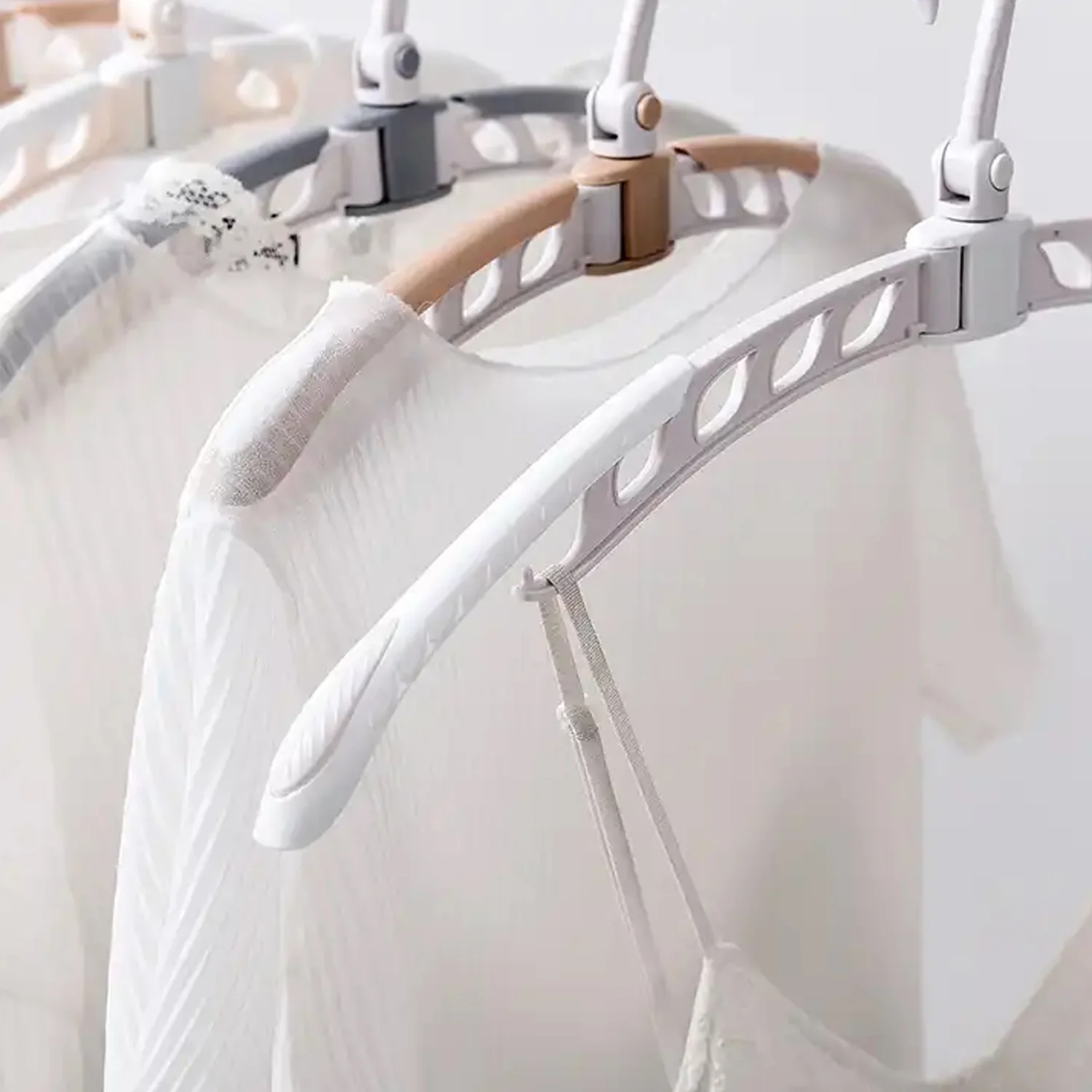 Portable Folding Clothes Hanger (1 Pc): 360° Rotation, Travel, Adjustable - Image 5