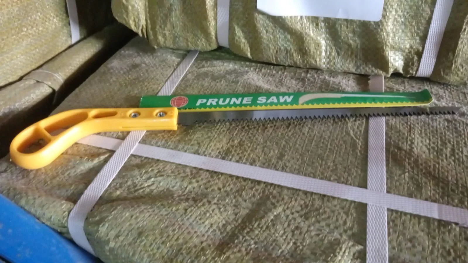 Portable Hand Saw High Strength Saw Small hand saw (34 Cm Long / 1 Pc) - Image 7