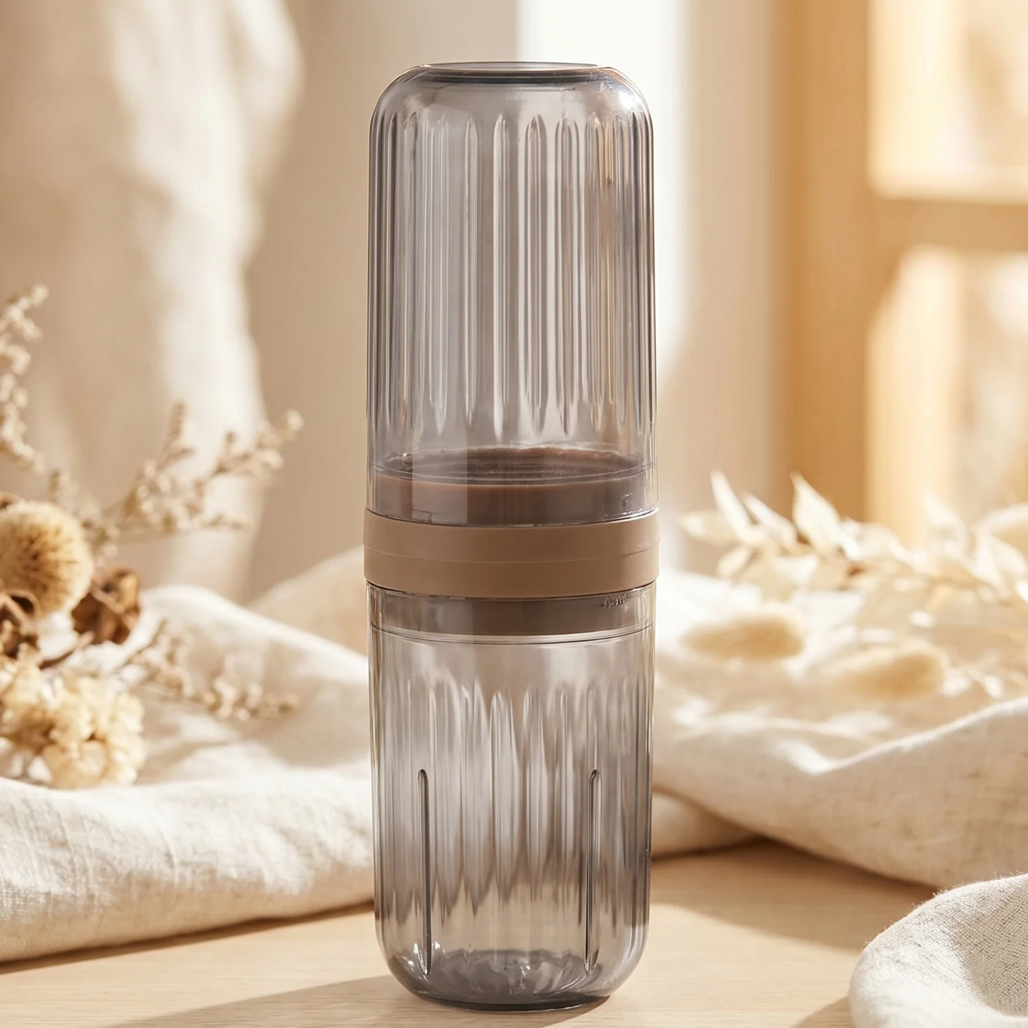 Travel Plastic Toothbrush Holder with Foldable Glass Design - Image 8