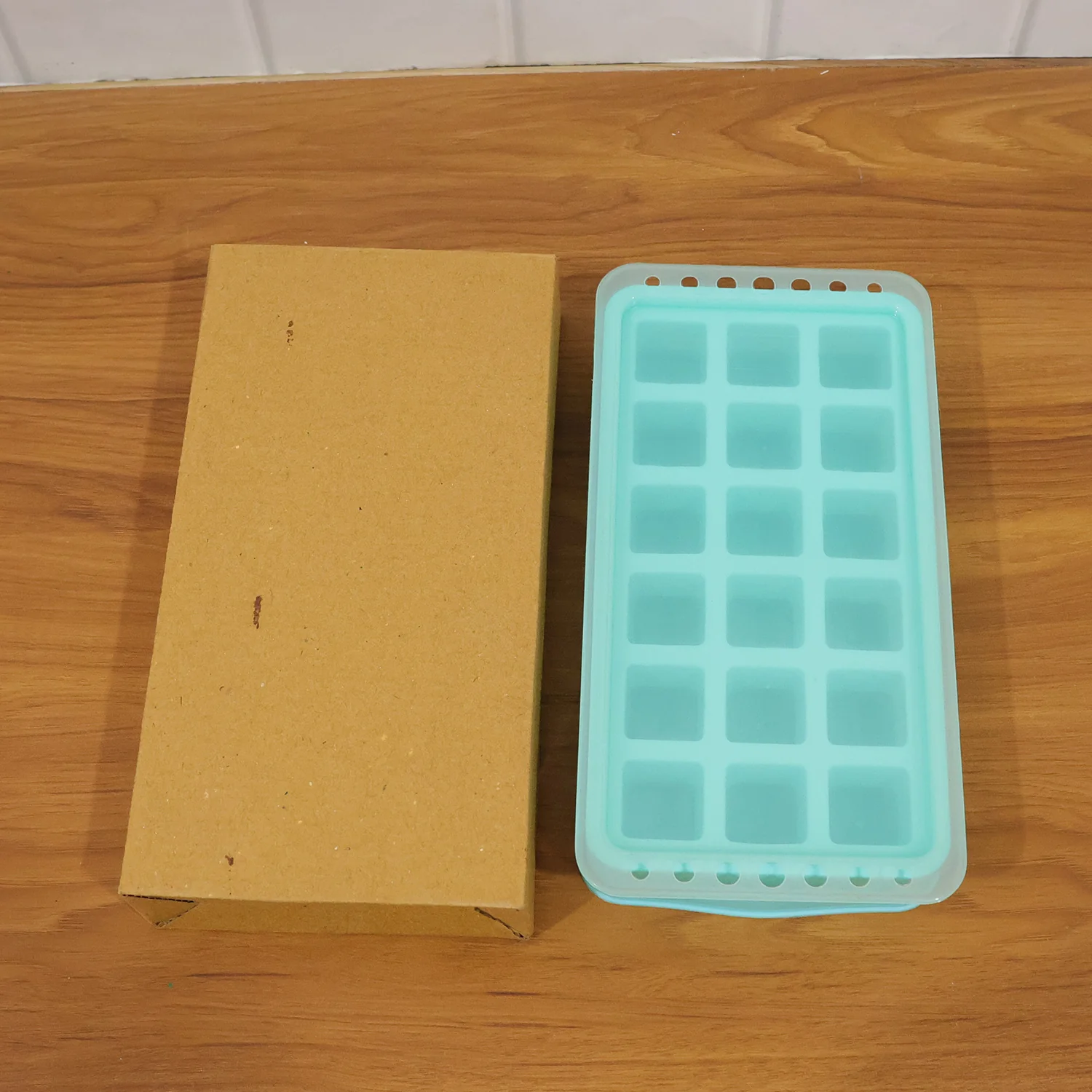Premium 18‑Grid Pop Up Ice Tray with Lid (1 Pc) - Image 8
