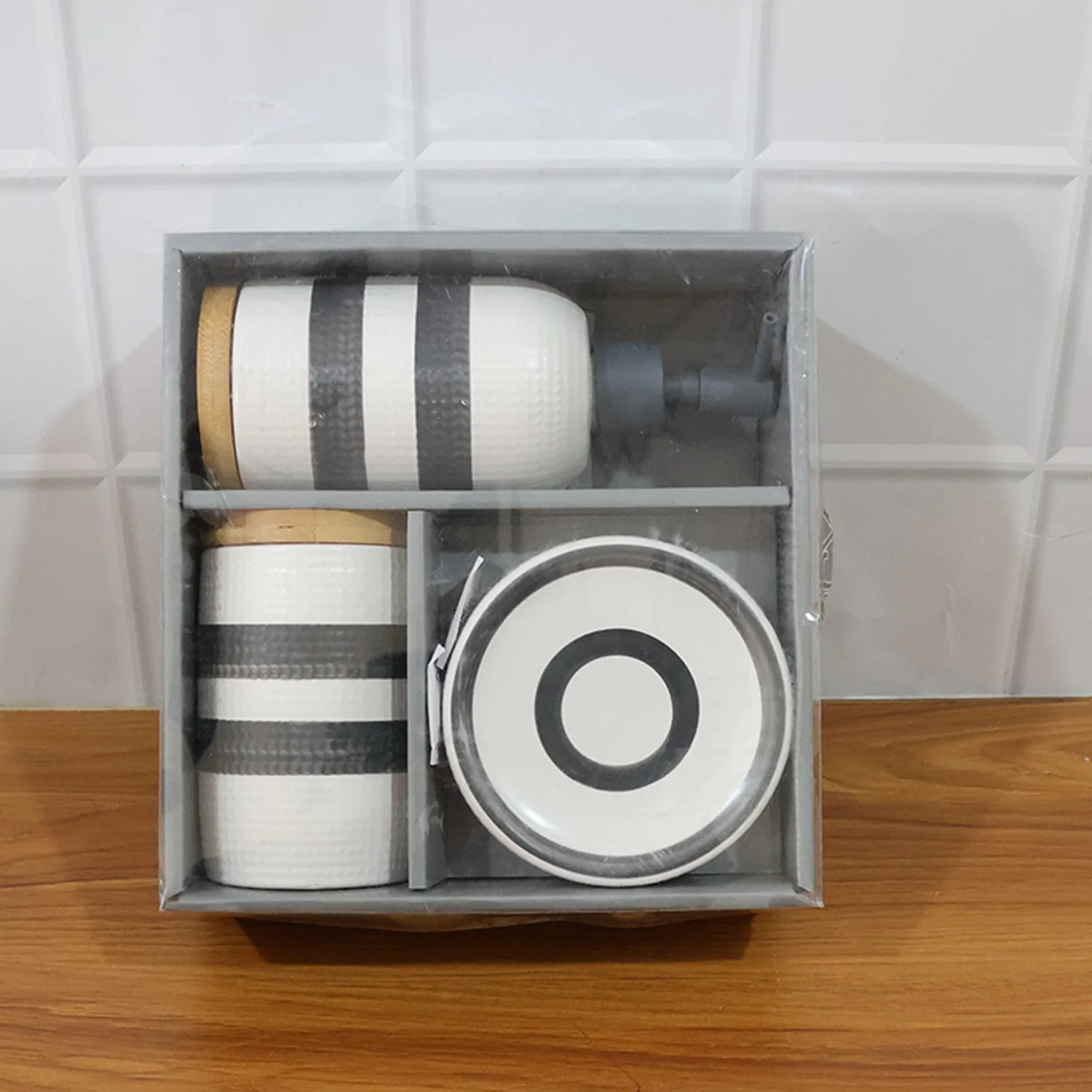 Premium 3-Piece Ceramic Bathroom Accessory Set - Image 8
