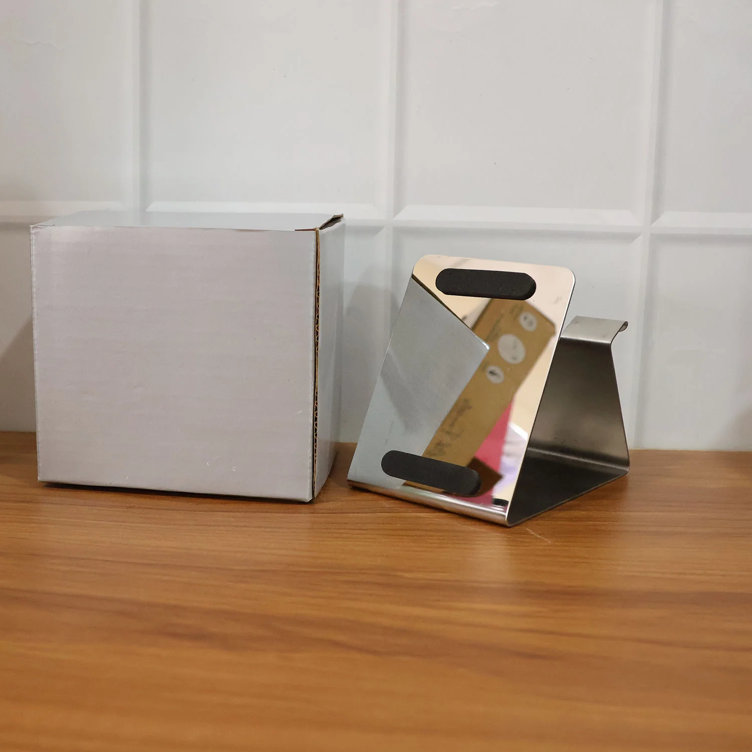 Premium Big Desktop Mobile Phone Stand Holder for Smartphones (1 Pc) - Image 8