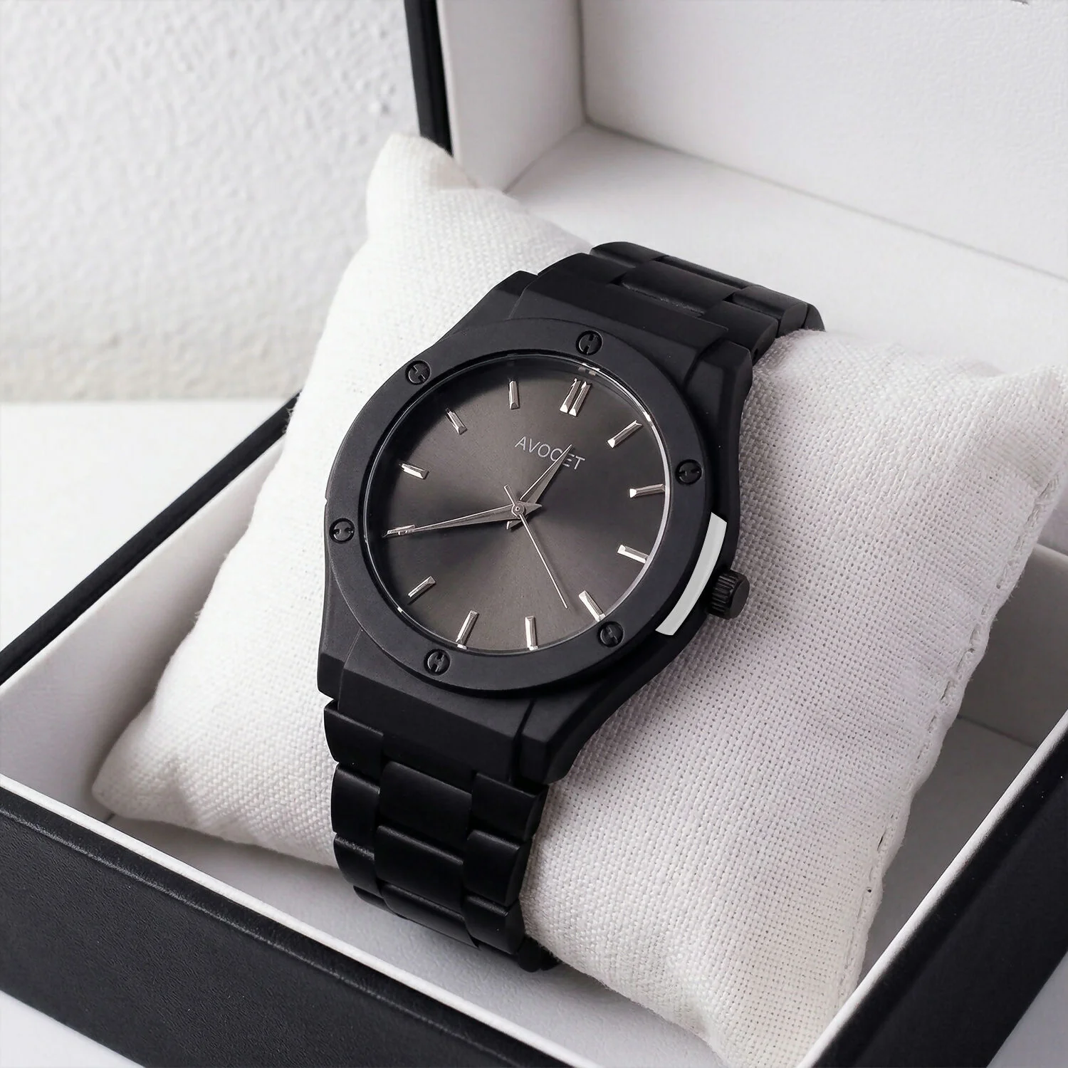 Premium Black Analog Wrist Watch with Stylish Dial & Durable Strap - Image 3