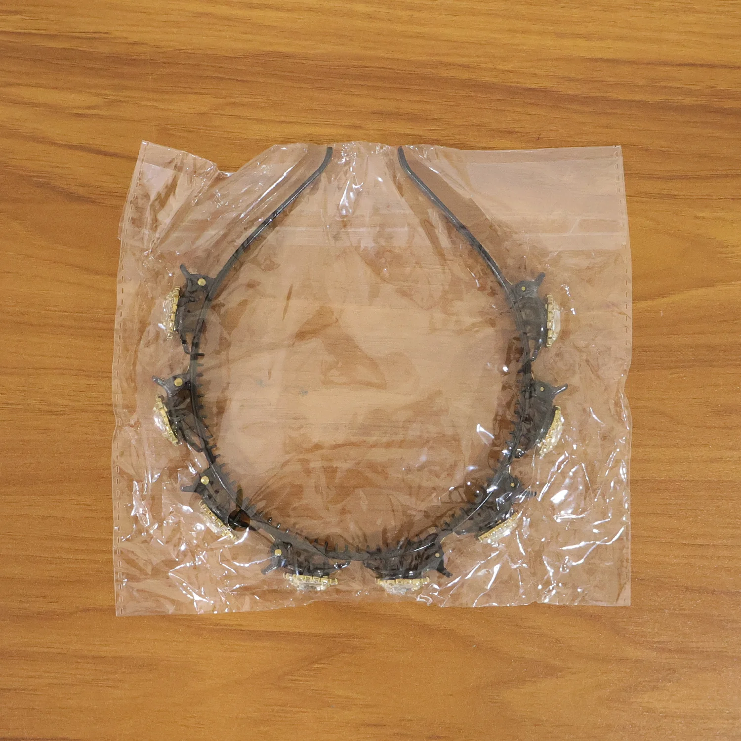 Premium Crystal Studded Designer Hairband for Women & Girls (1 Pc) - Image 8