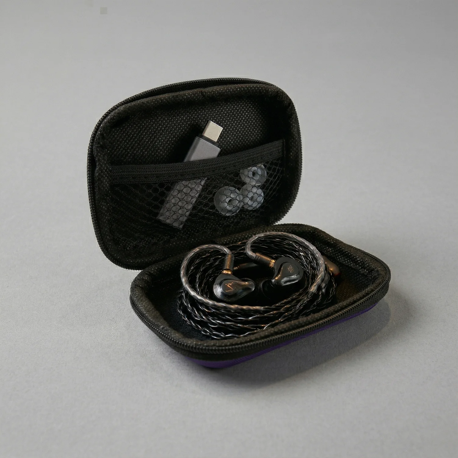 Portable Zipper Carry Case for Earbuds, Charging Cables & Small Accessories - Image 8