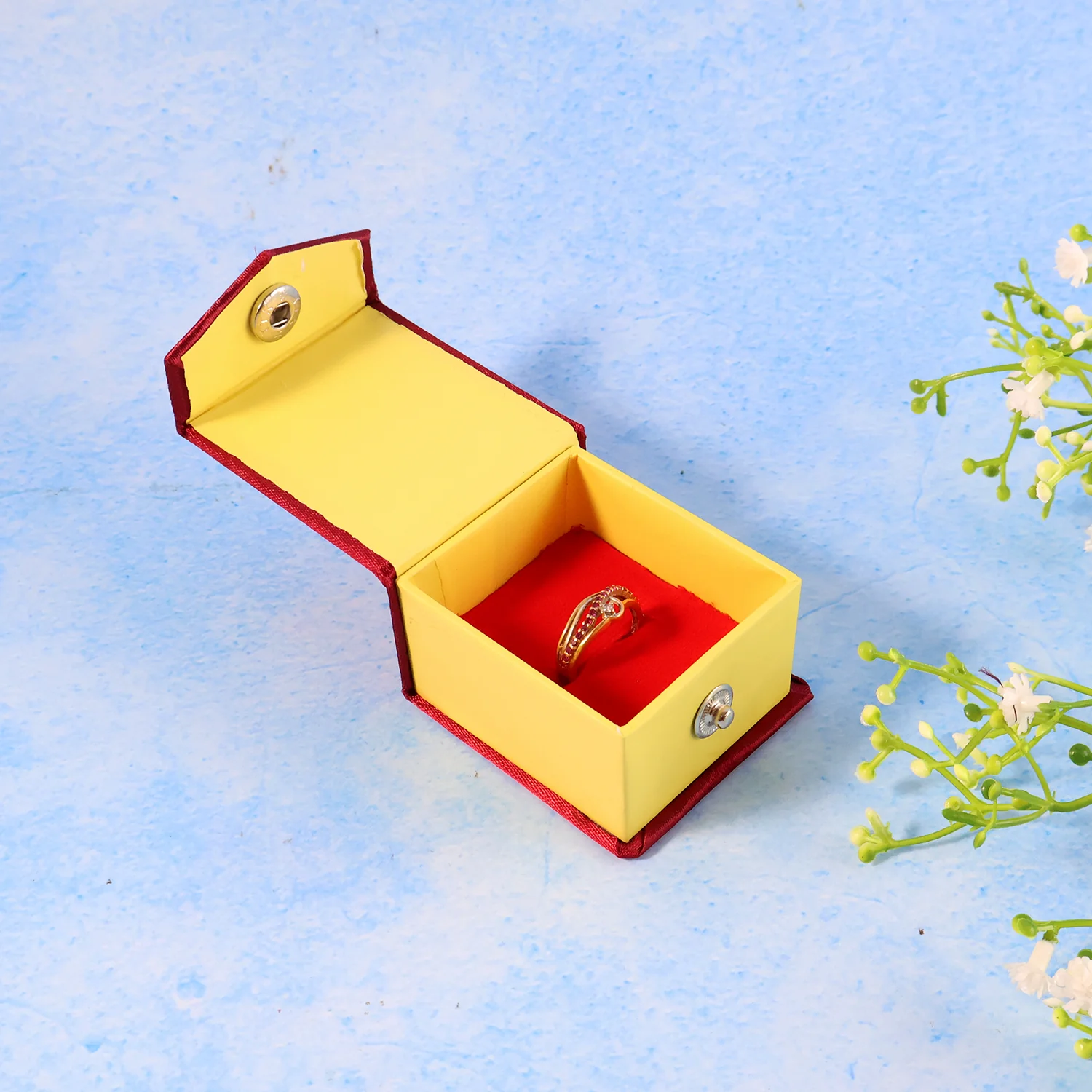 Premium Elegant Ring Gift Box with Soft Velvet Cushion - Image 4
