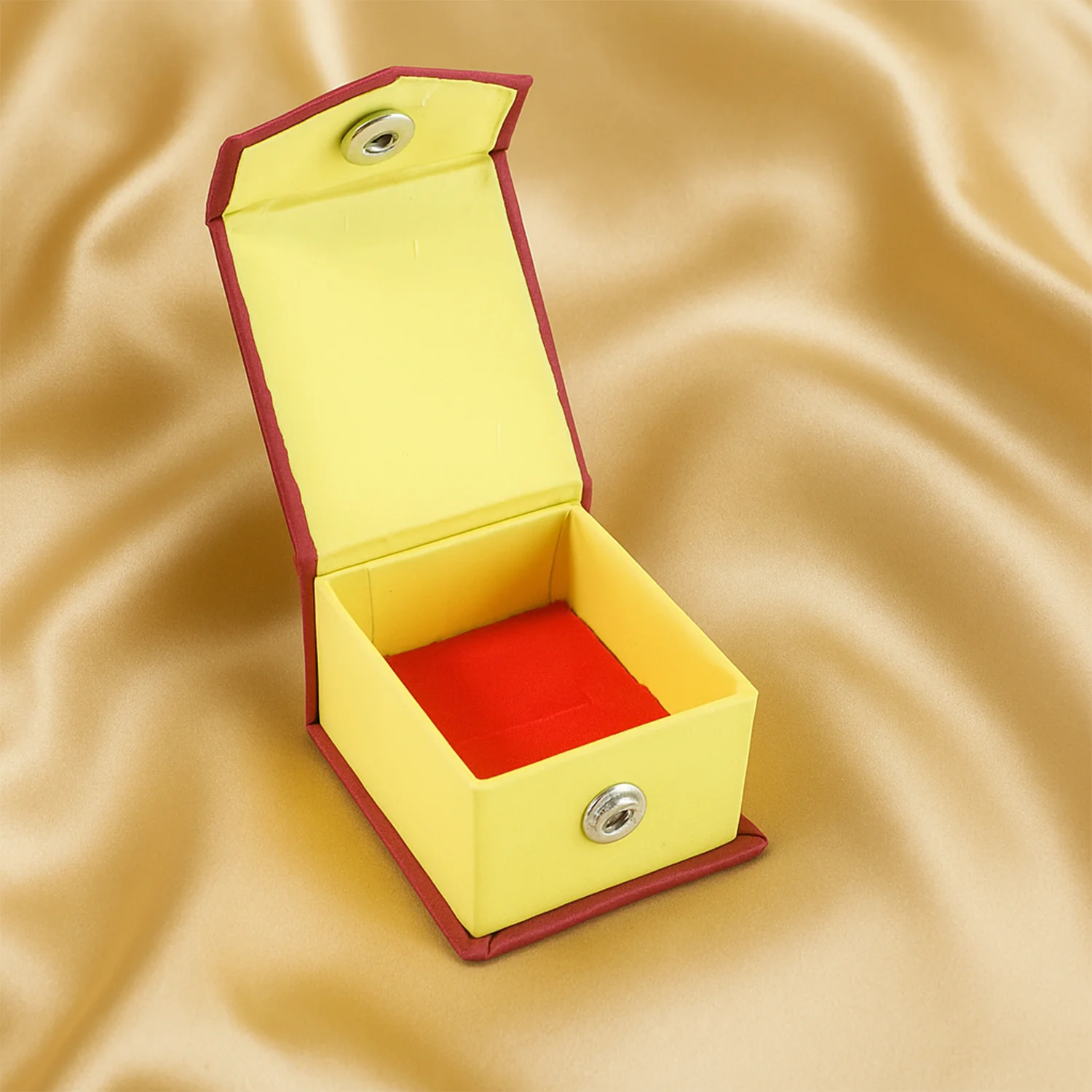 Premium Elegant Ring Gift Box with Soft Velvet Cushion - Image 8