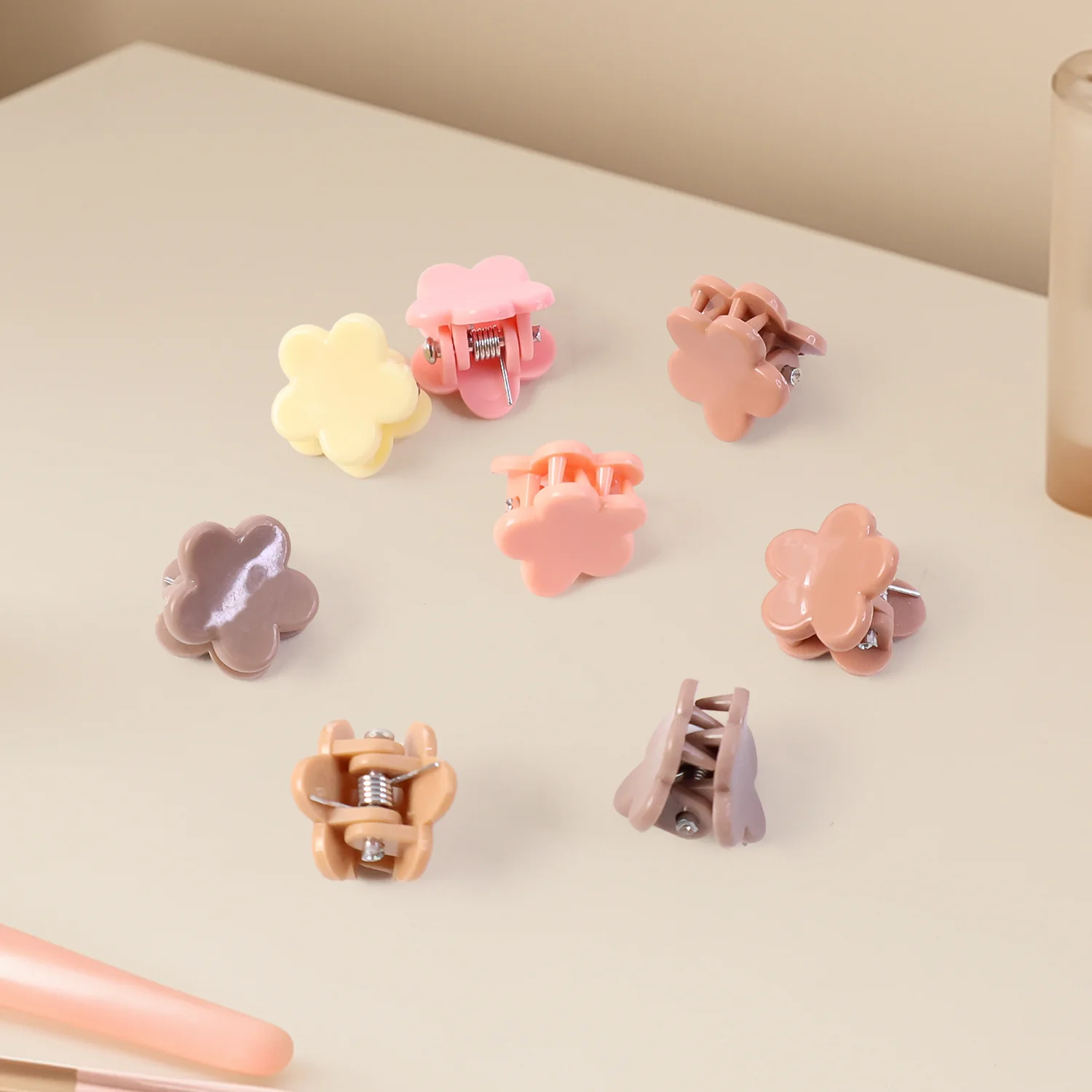 Premium Flower-Shaped Mini Hair Claw Clip Set - Image 7