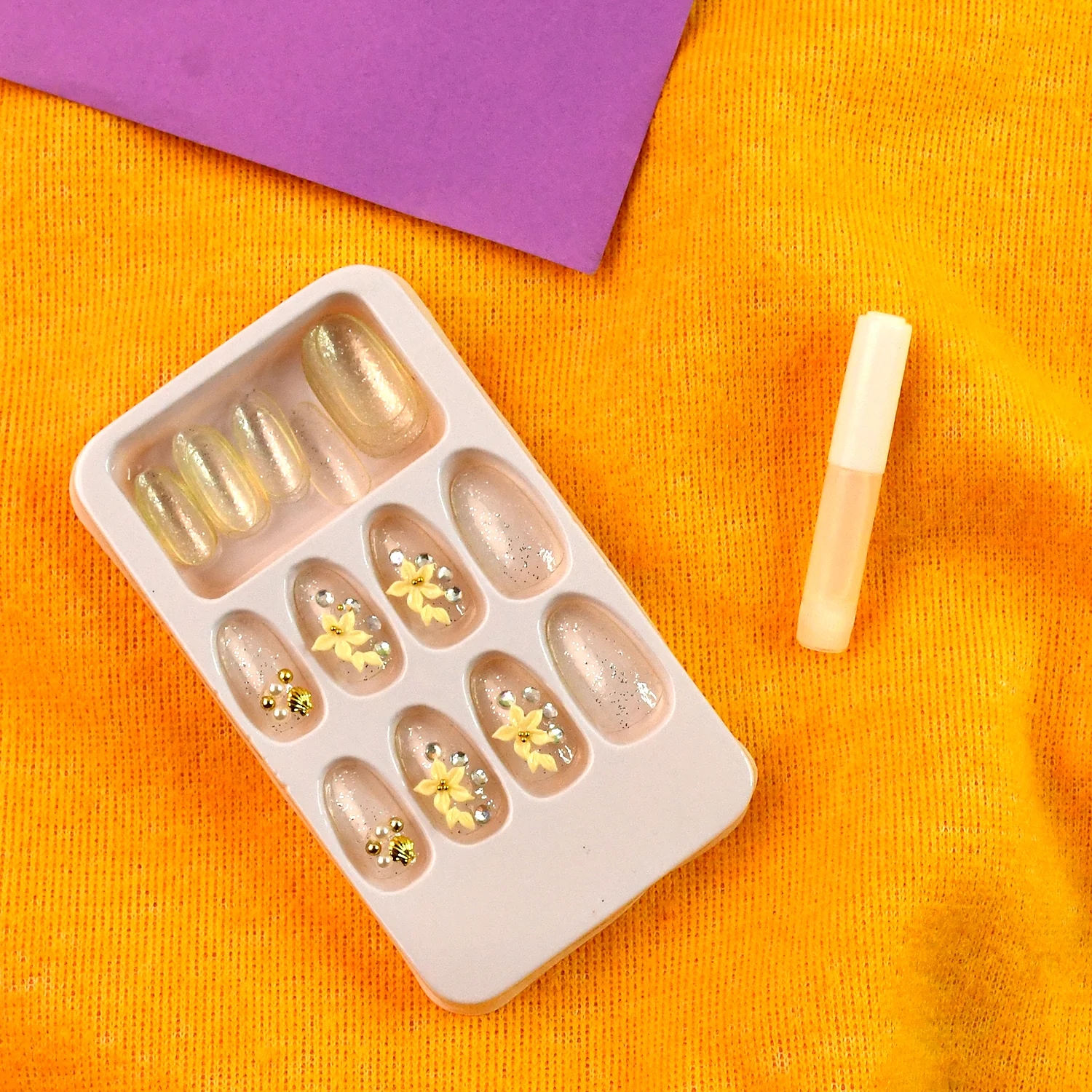 Glitter 3D Floral Press-On Artificial Nail Tips with Nail Glue fake nails (1 Set) - Image 4