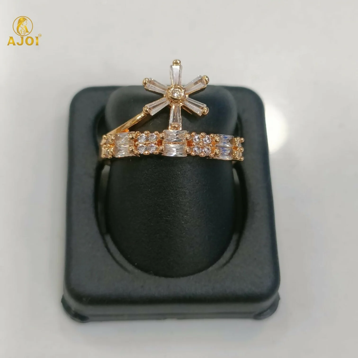Premium Gold Plated Crown & Floral Crystal Ring for Women - Image 5