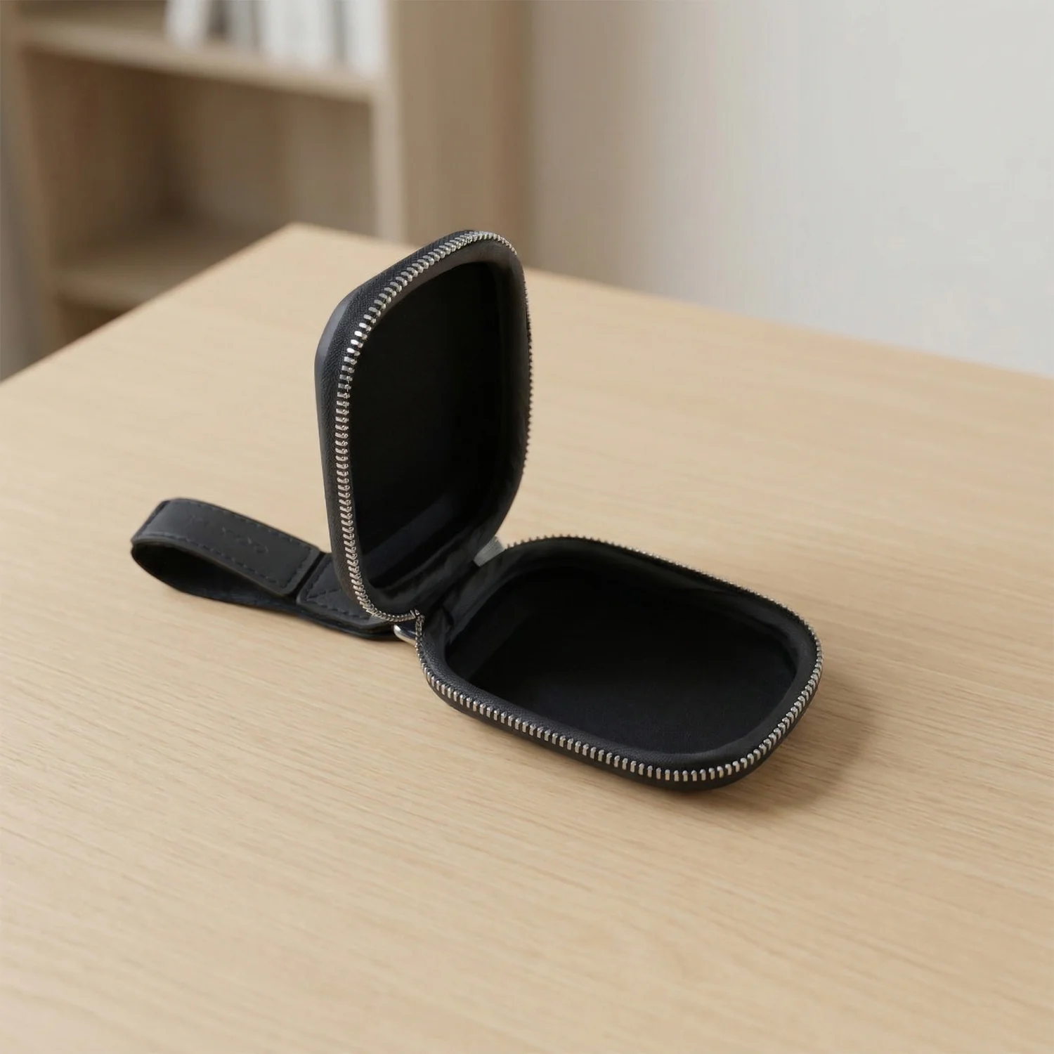 Premium Hard Shell Earphone Carrying Case with Zipper Closure - Image 3