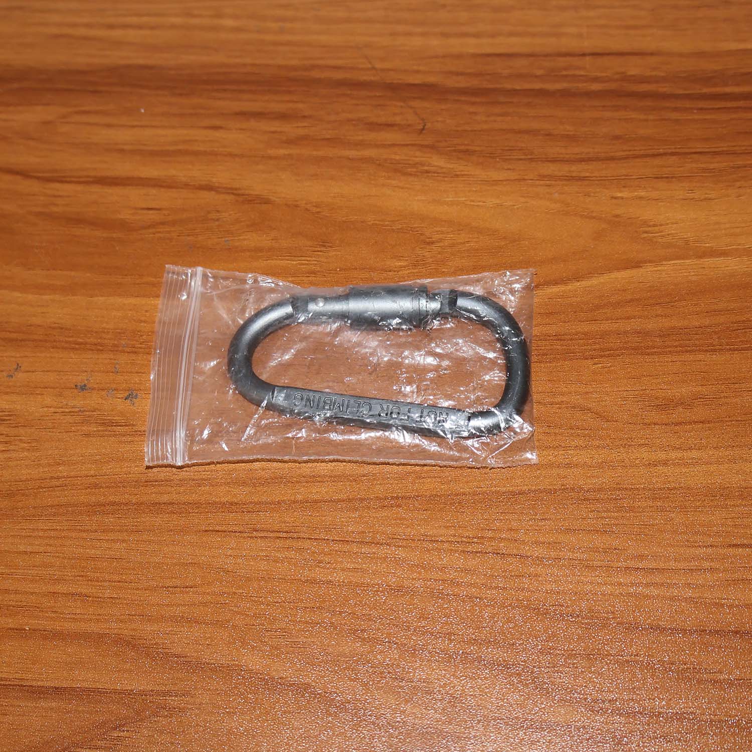 Premium Heavy-Duty Metal Carabiner Hook with Screw Lock (1 Pc) - Image 8