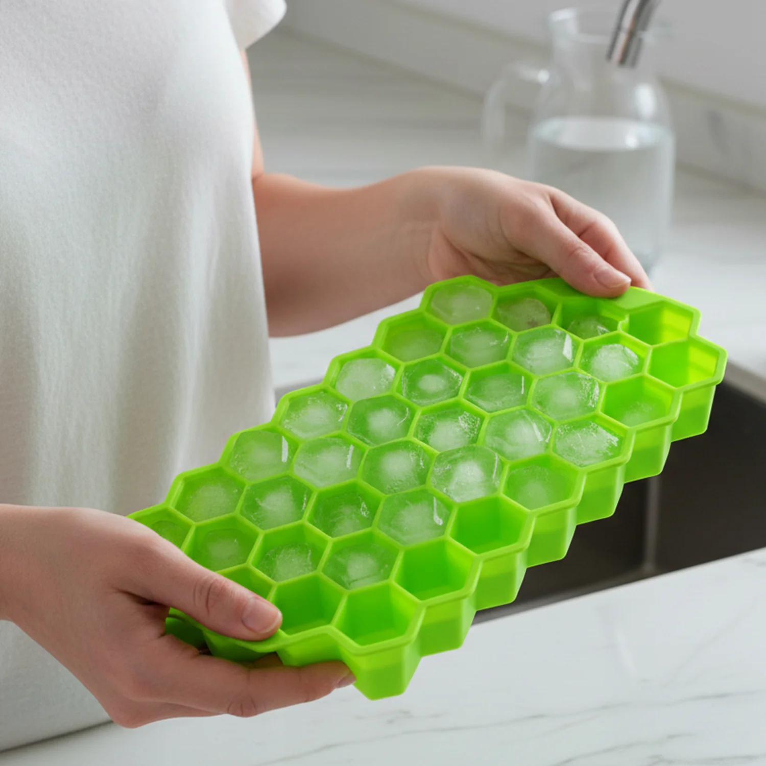 Premium Honeycomb Silicone Ice Cube Tray with Lid (1 Pc) - Image 3