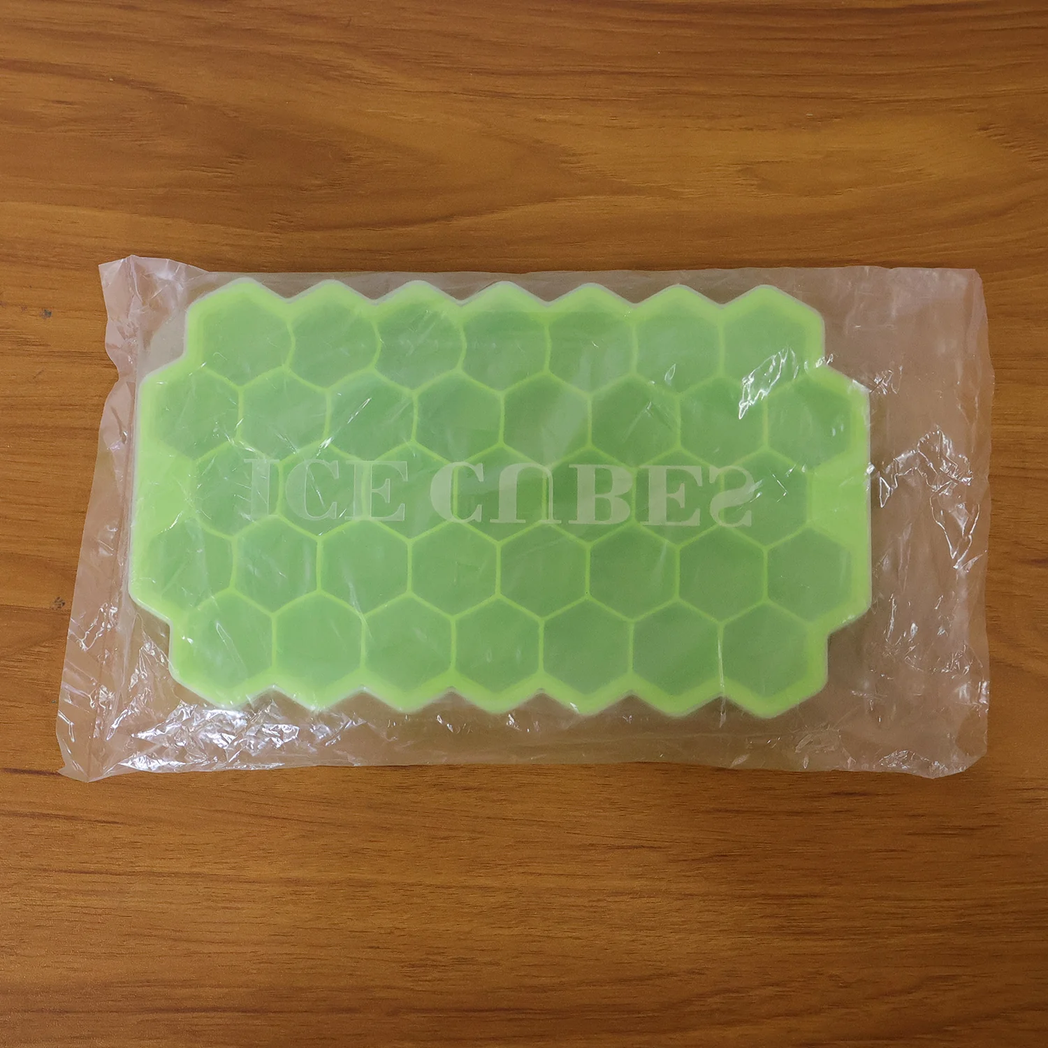 Premium Honeycomb Silicone Ice Cube Tray with Lid (1 Pc) - Image 9