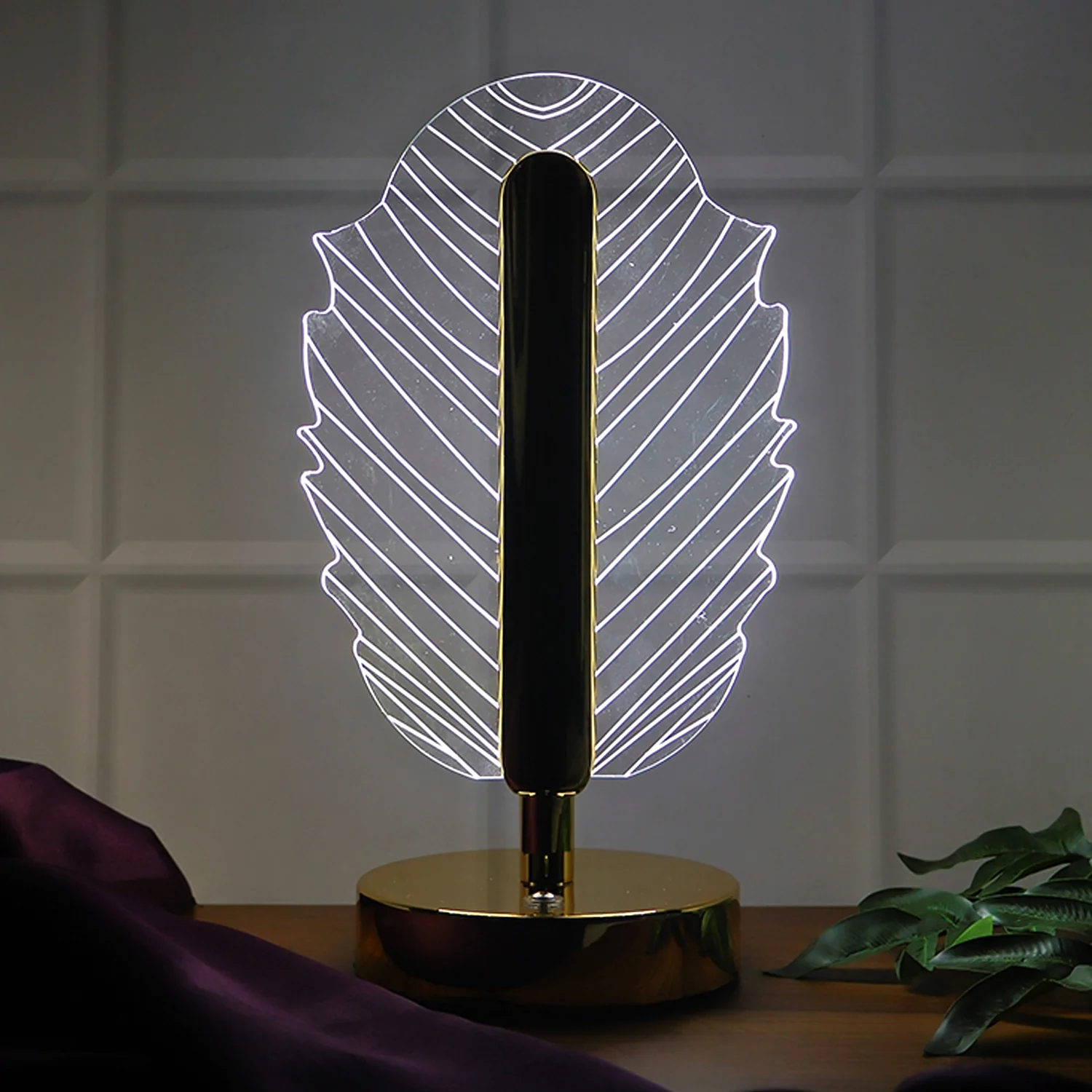 Premium Leaf Shape Crystal Table Lamp (1 Pc) - Image 4