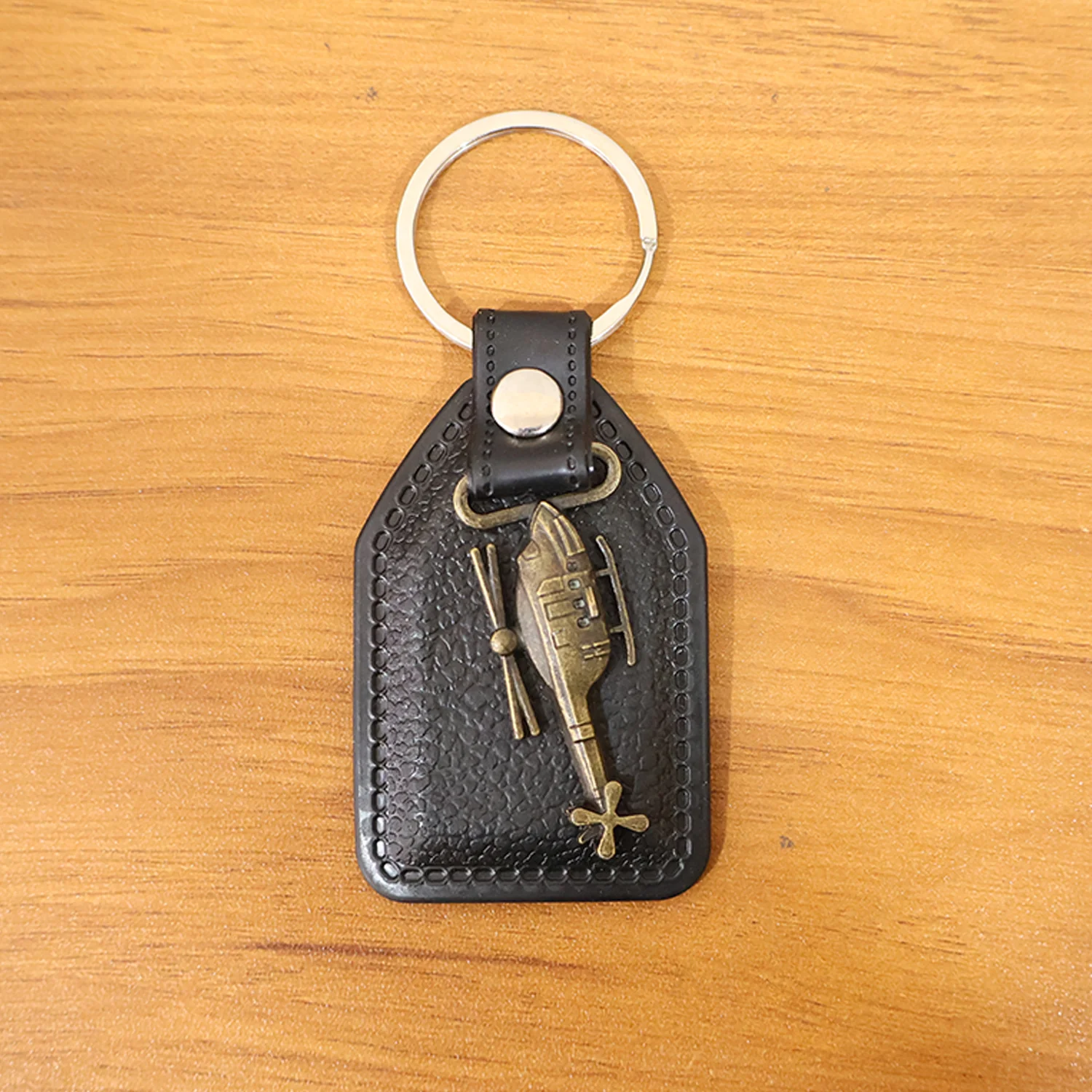 Premium Leather Finish Metal Sword Emblem Keychain (1 Pc) - Image 8