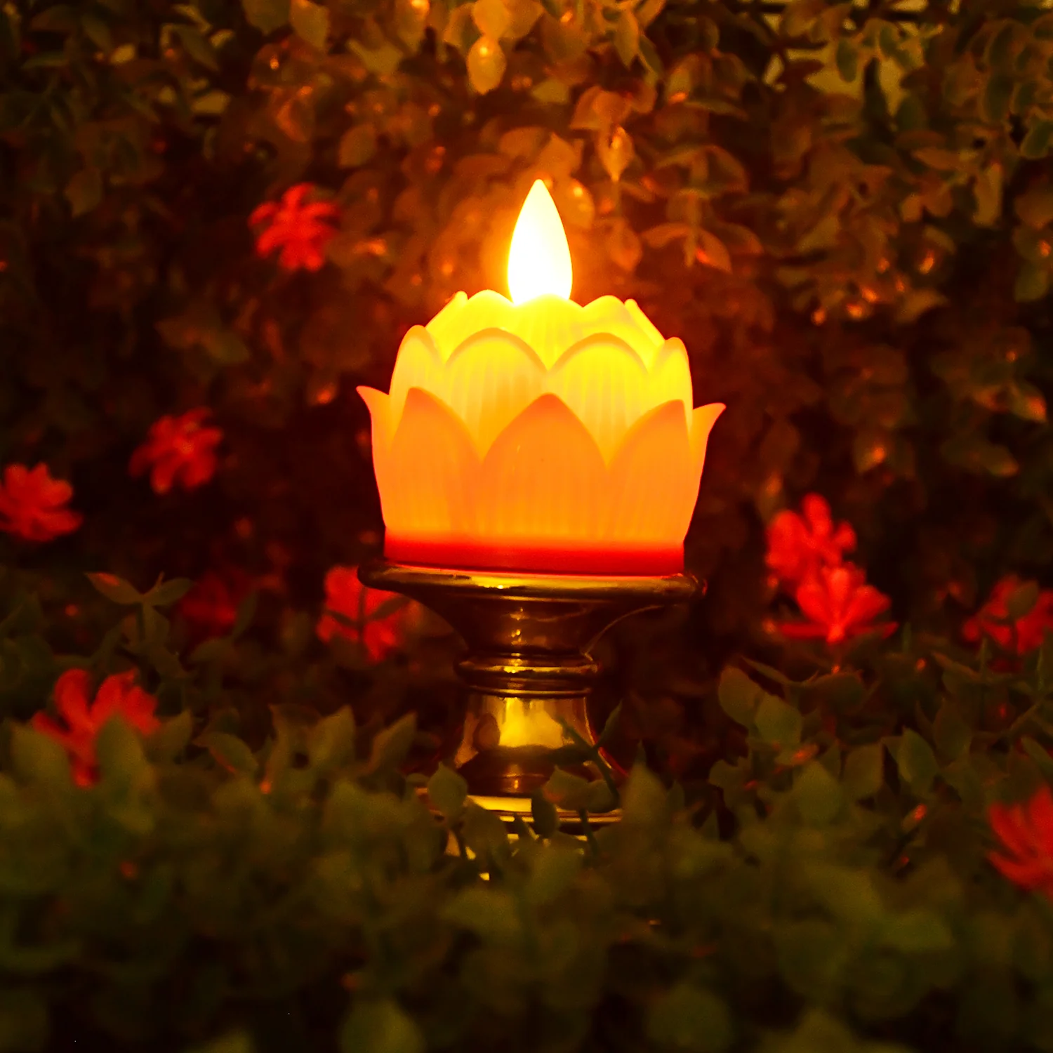 Premium Lotus Shaped LED Flameless Candle with Decorative Holder (1 Pc) - Image 3