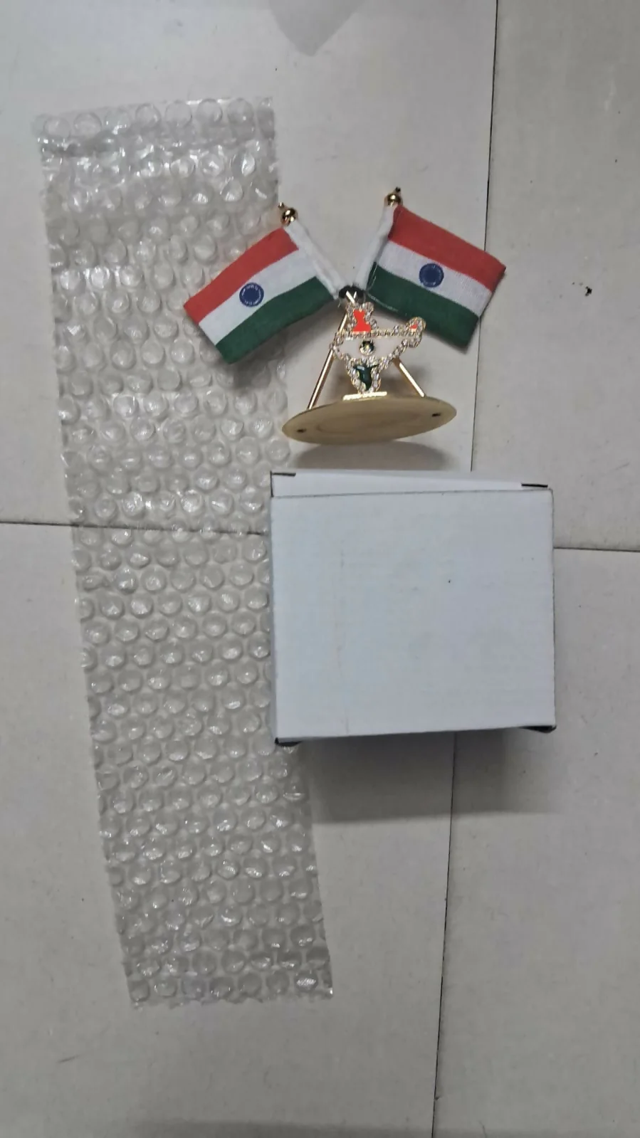 Premium Metal Car Dashboard Dual Indian Flag Stand with Decorative India Map Base - Image 5