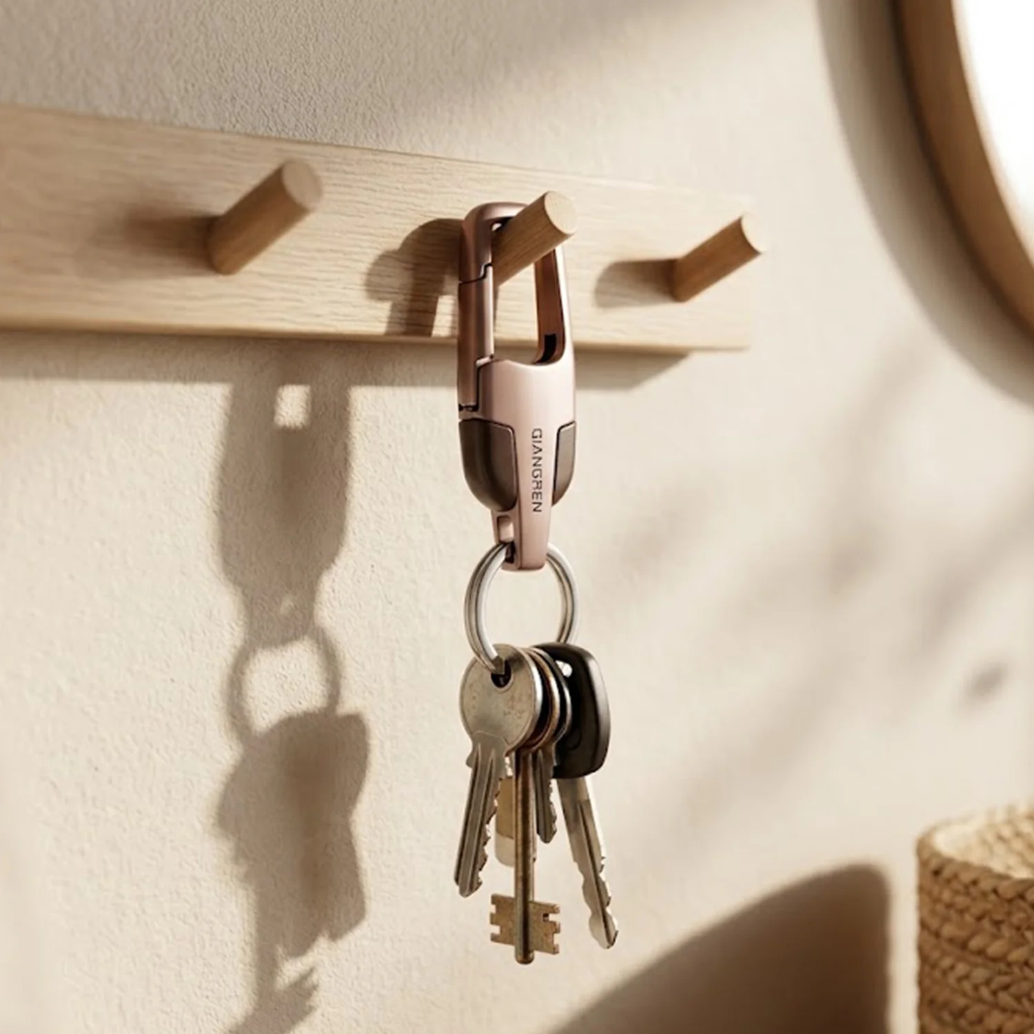 Premium Metal Key Holder with Secure and Stylish Keychain (1 Pc) - Image 4