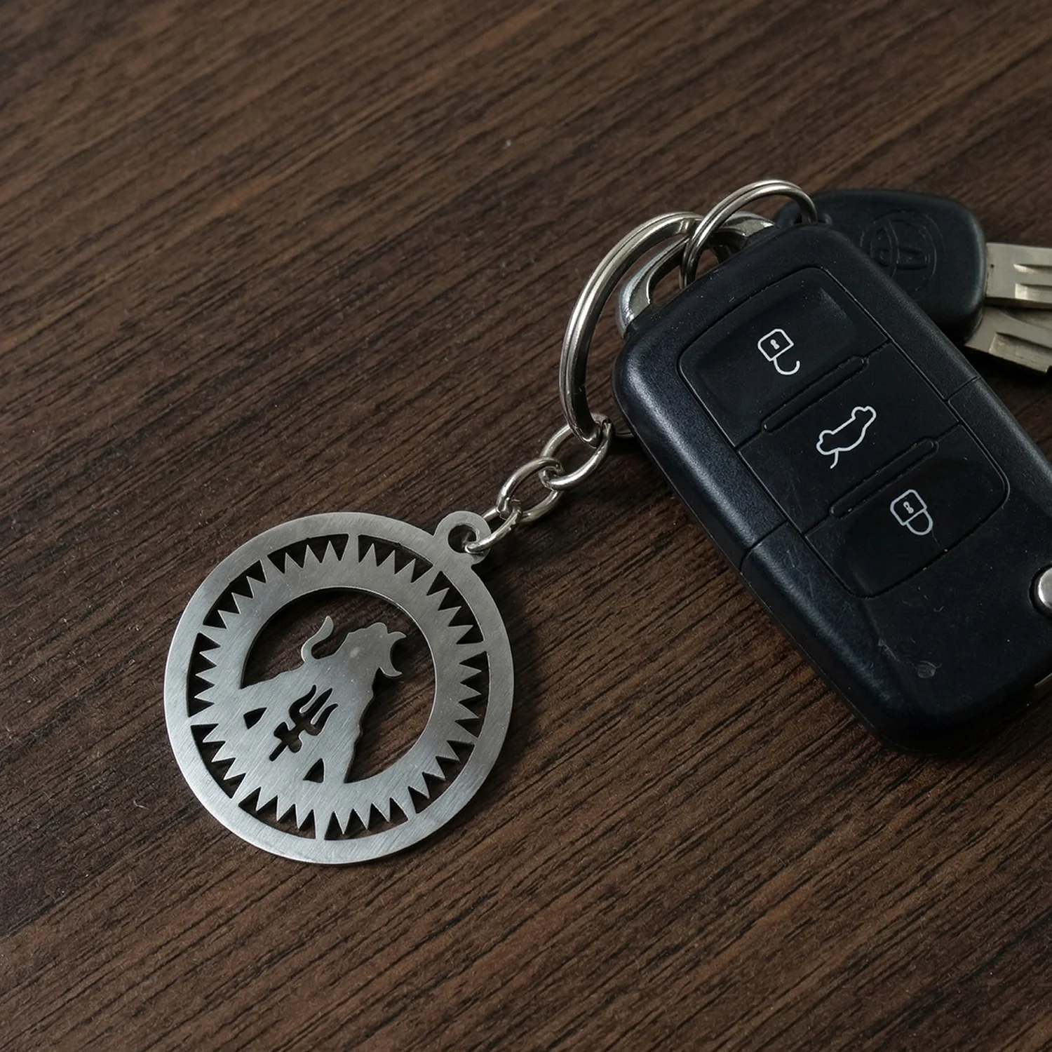 Premium Metal Round Mahakal Keychain 1 Pc - Image 3