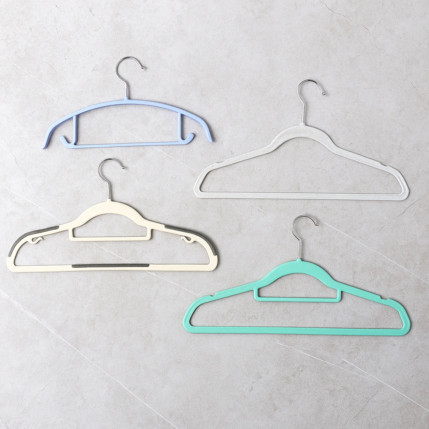 Premium Mix Design Non-Slip Clothes Hanger (Mix Design / 1 Pc) - Image 4