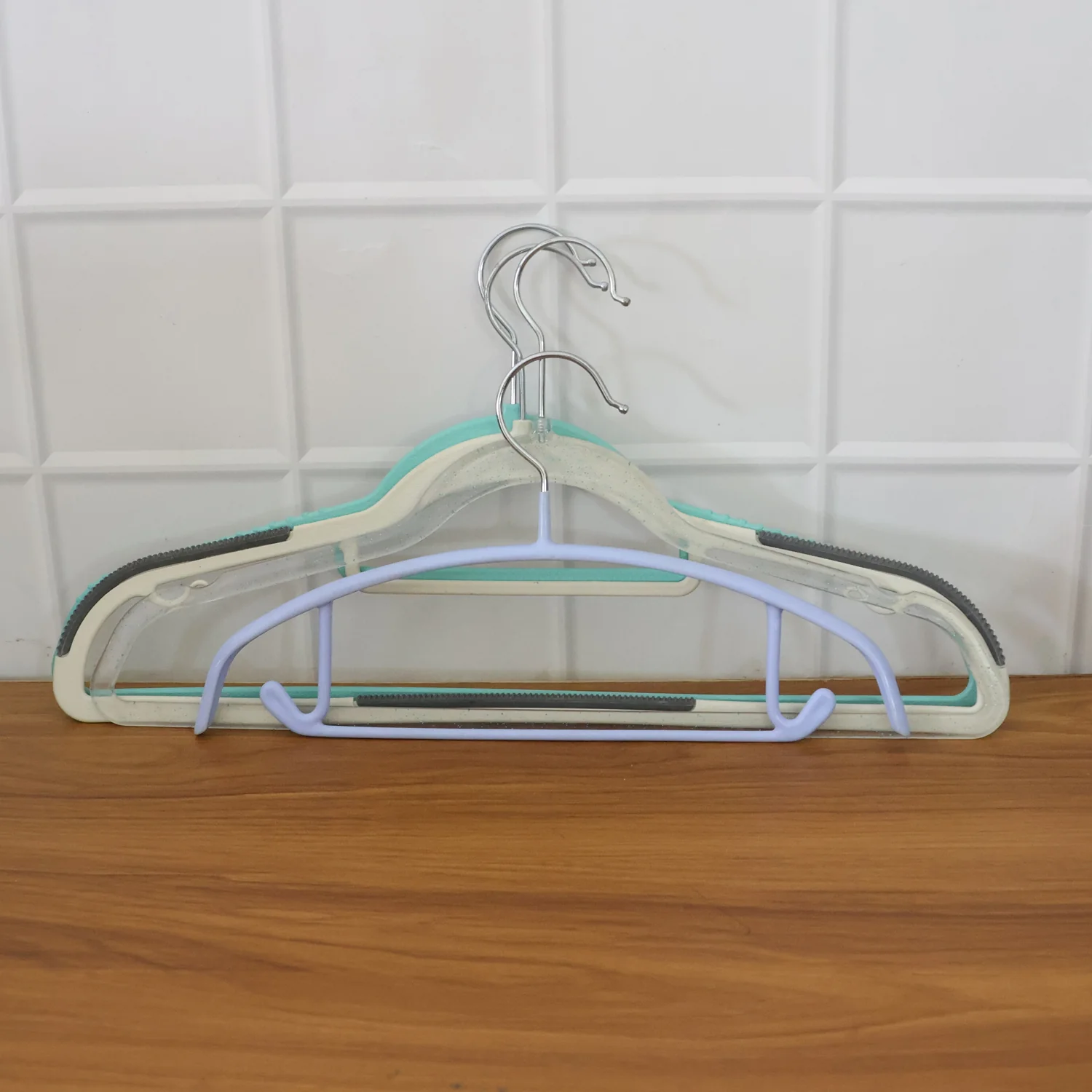 Premium Mix Design Non-Slip Clothes Hanger (Mix Design / 1 Pc) - Image 8