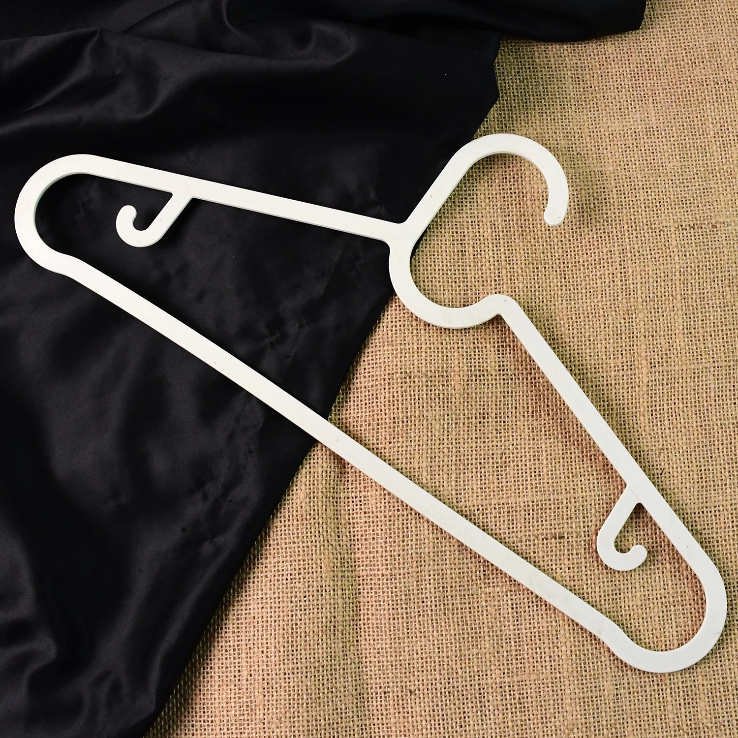 Premium Multipurpose Non-Slip Clothes Hanger (1 Pc) - Image 6