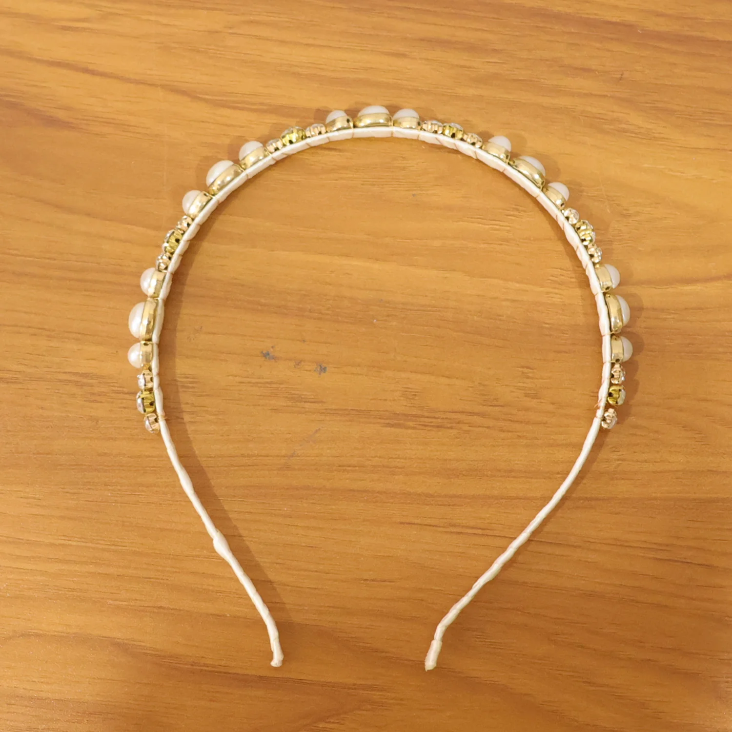 Premium Pearl & Crystal Embellished Hair Band (1 Pc) - Image 7