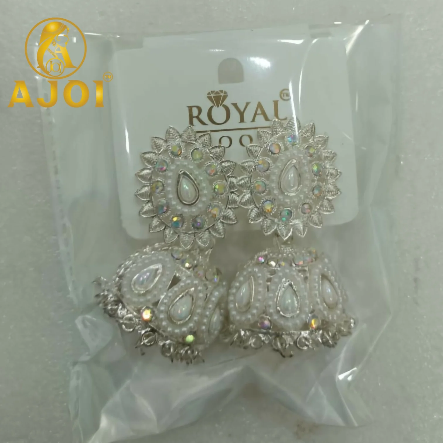 Premium Pearl Radiance Earrings - Image 4