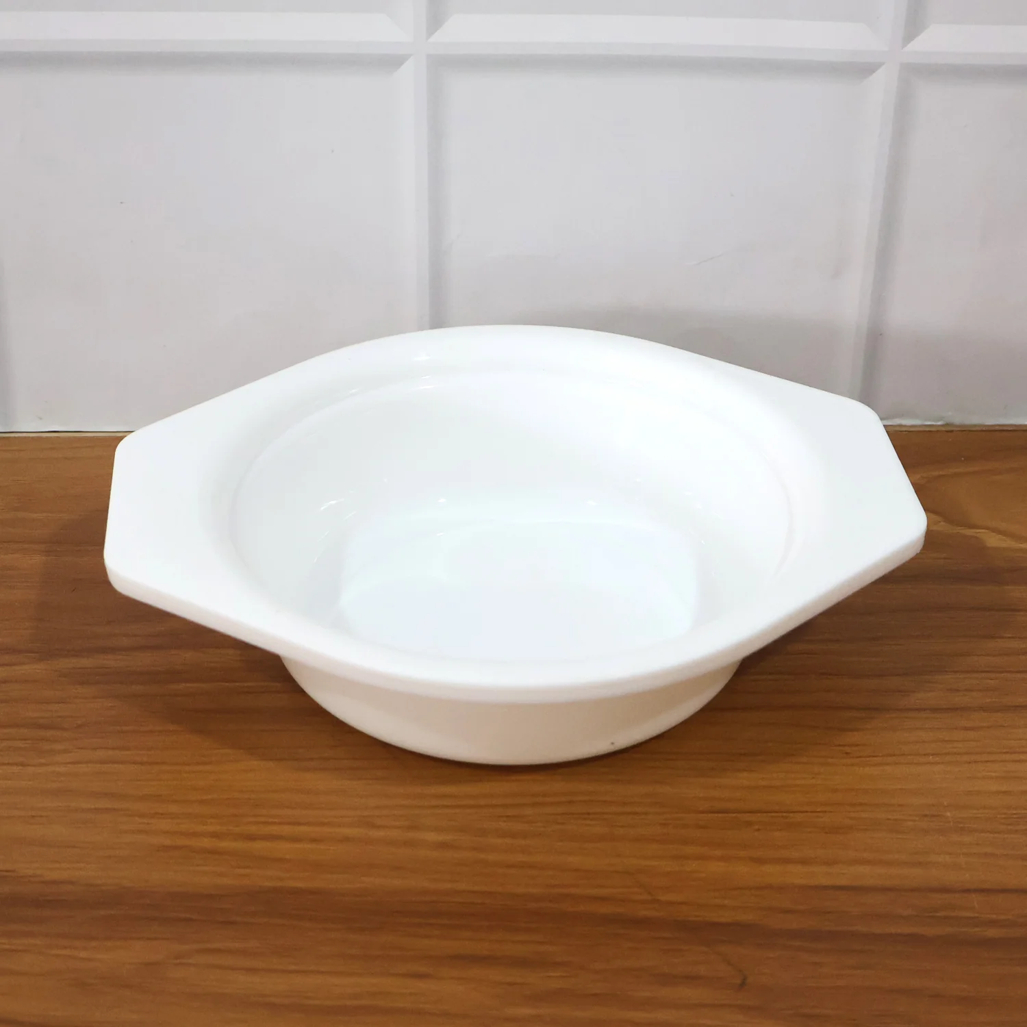 Premium Plastic Serving & Mixing Bowl with Easy-Grip Side Tabs (1 Pc) - Image 7