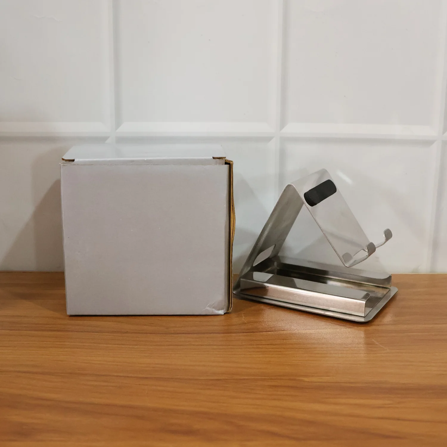 Premium Small Desktop Mobile Phone Stand Holder for Smartphones (1 Pc) - Image 8
