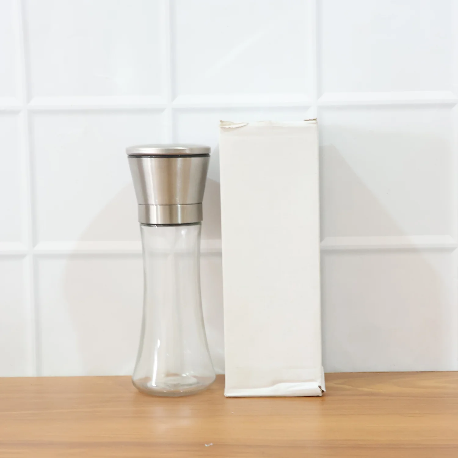Premium Stainless Steel & Glass Manual Spice Grinder (1 Pc) - Image 10