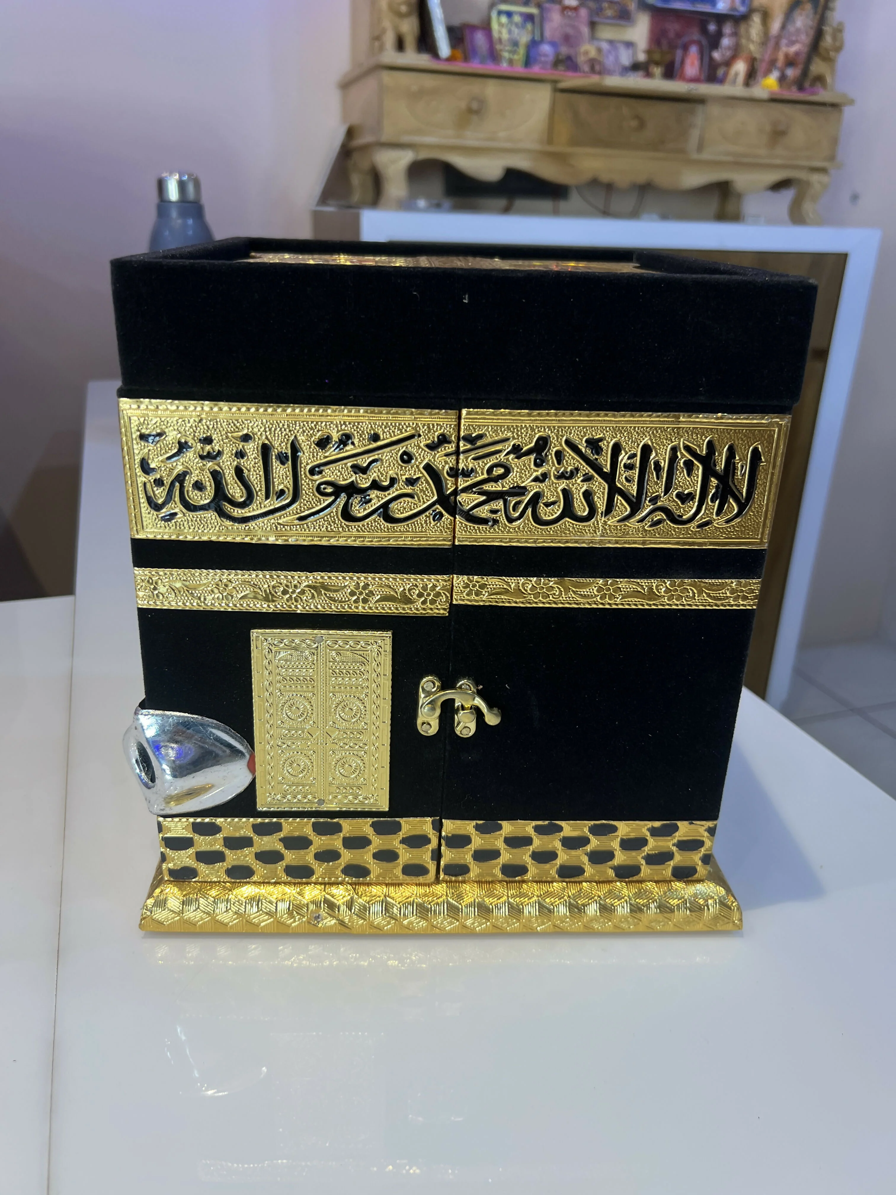 Premium Velvet Kaaba Replica – Luxury Islamic Gift & Decor Box - Image 5